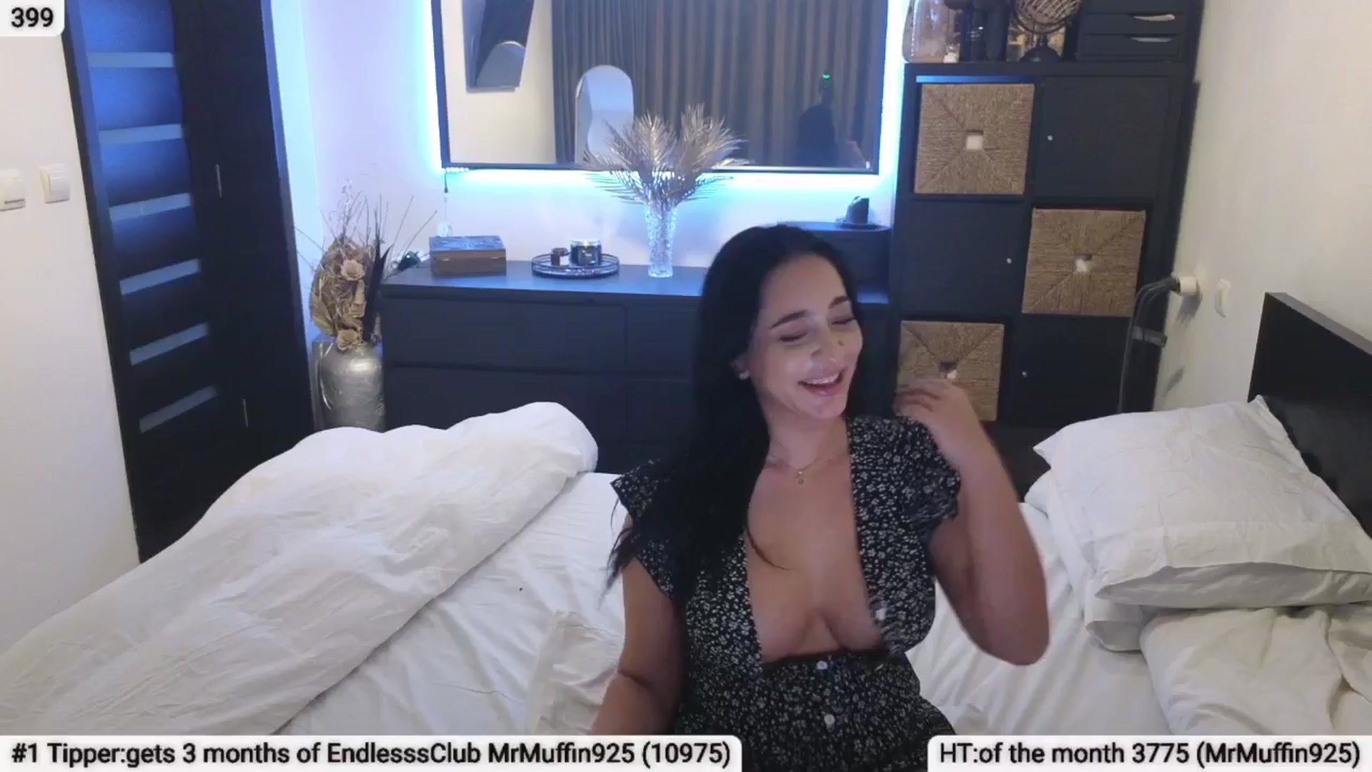 Gallery image thumbnail from EndlesssJoy's myfreecams stream on, 03/22/2025, 08:01 image 3 of 20