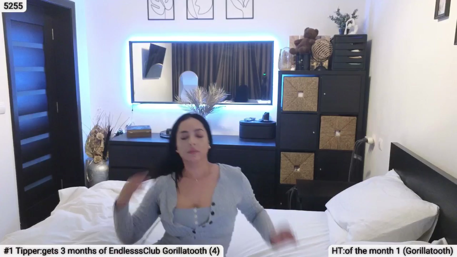 Gallery image thumbnail from EndlesssJoy's myfreecams stream on, 04/03/2025, 03:50 image 2 of 20