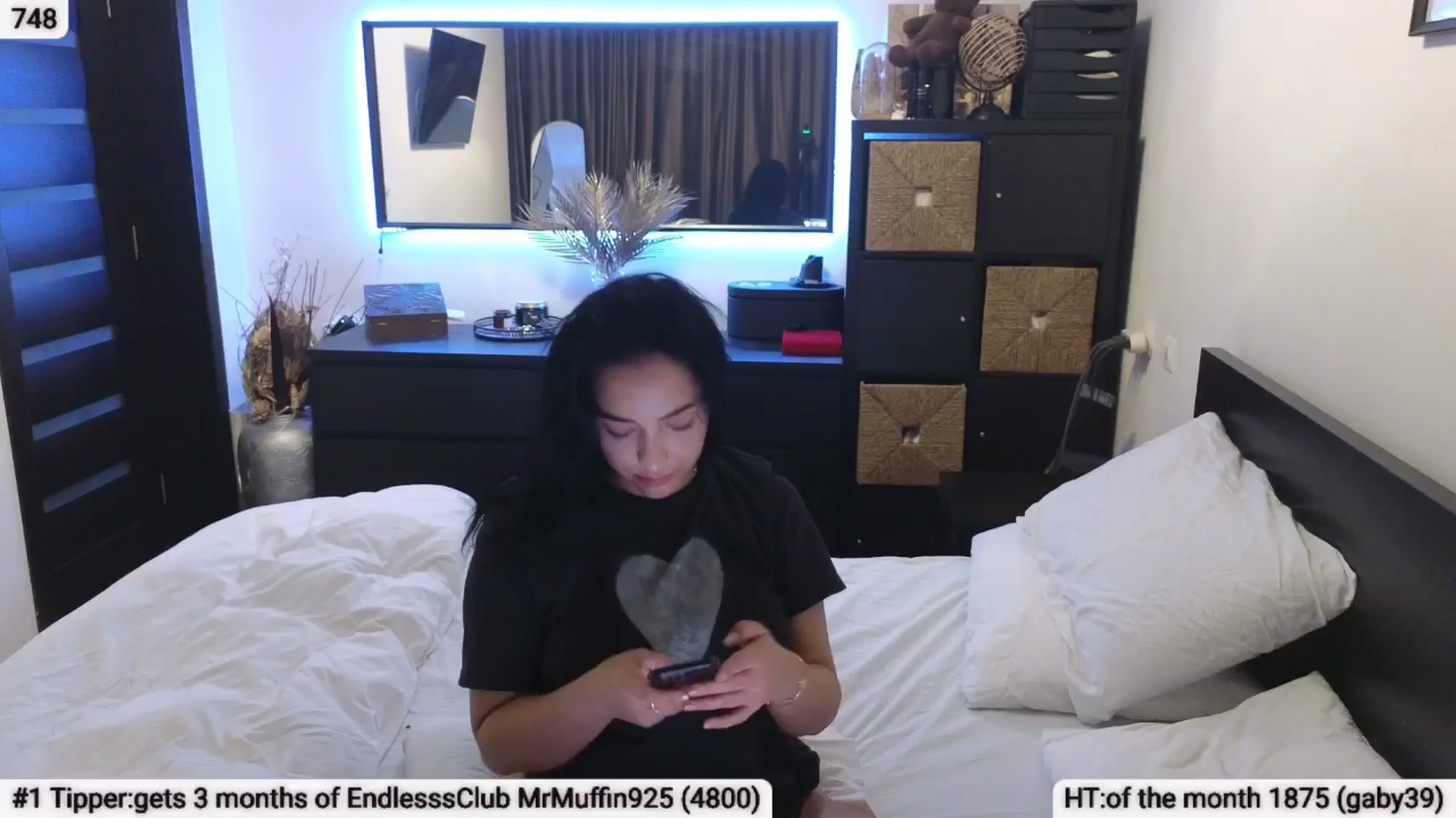 Gallery image thumbnail from EndlesssJoy's myfreecams stream on, 04/17/2025, 04:34 image 16 of 20