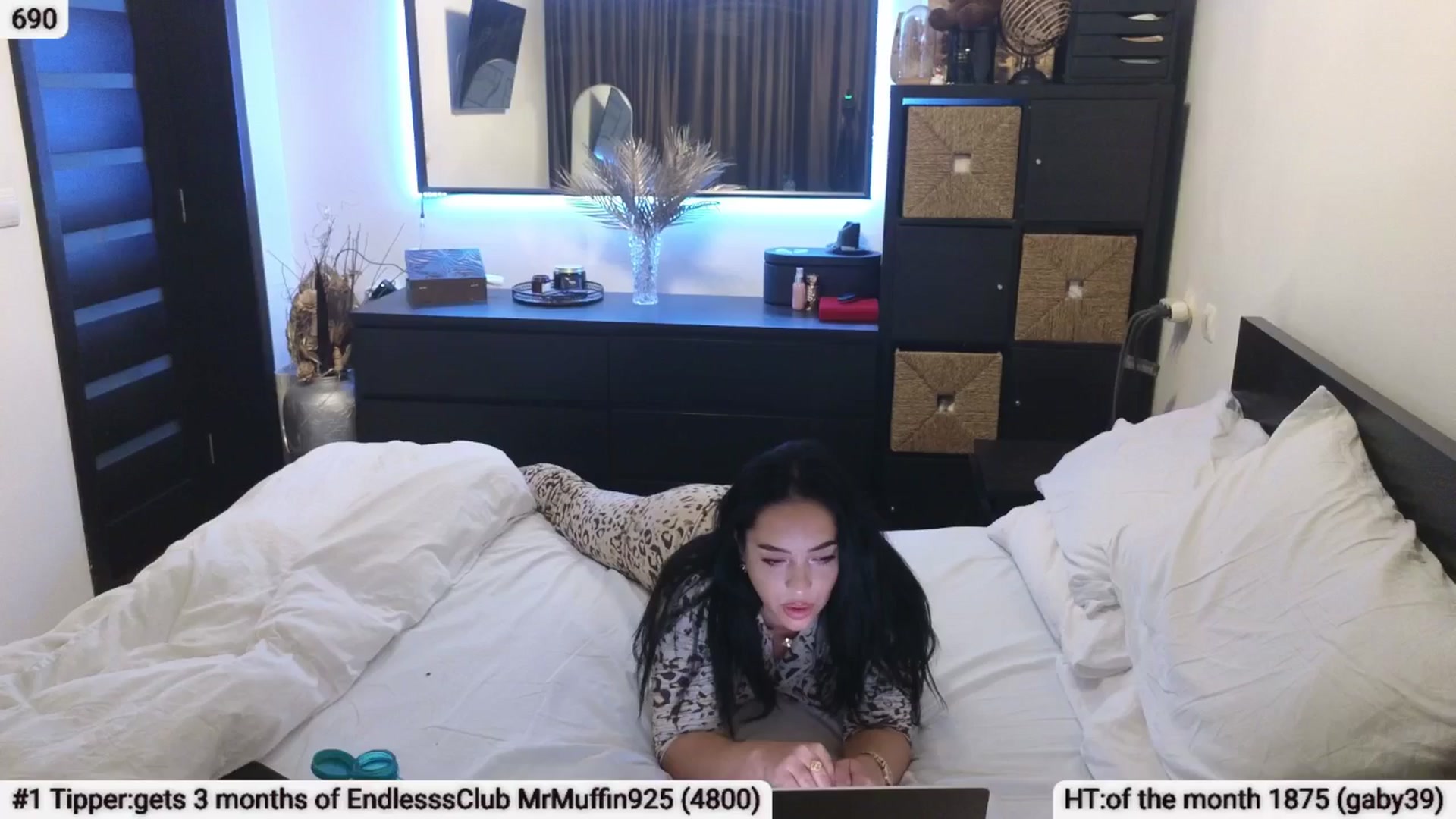 Gallery image thumbnail from EndlesssJoy's myfreecams stream on, 04/19/2025, 05:37 image 5 of 20