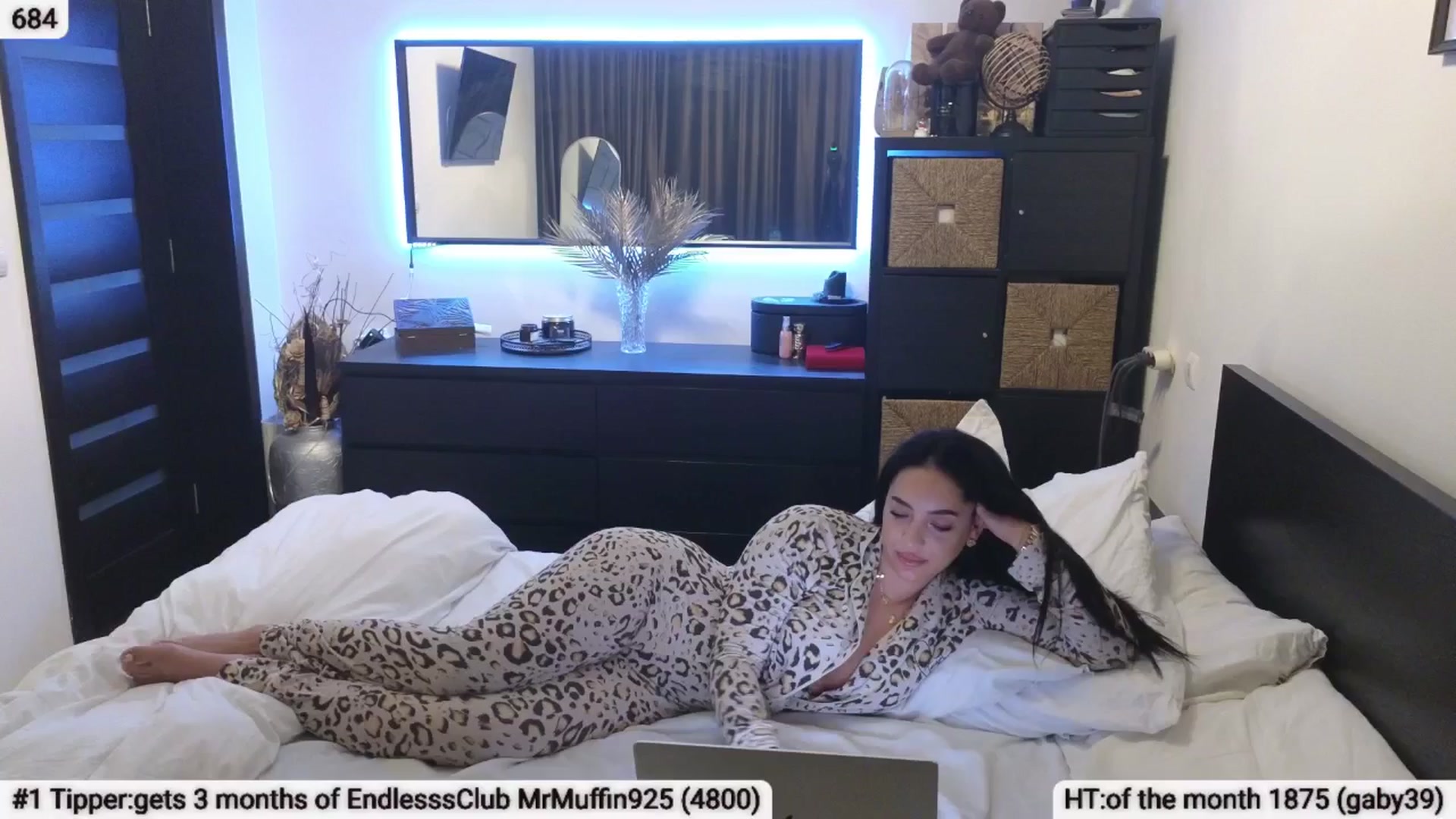 Gallery image thumbnail from EndlesssJoy's myfreecams stream on, 04/19/2025, 05:37 image 8 of 20