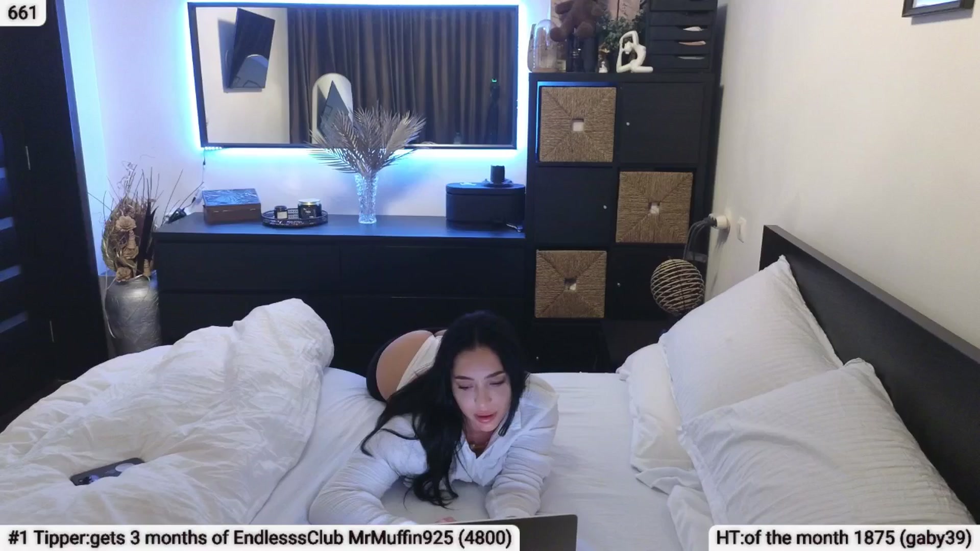 Gallery image thumbnail from EndlesssJoy's myfreecams stream on, 04/25/2025, 02:40 image 9 of 20