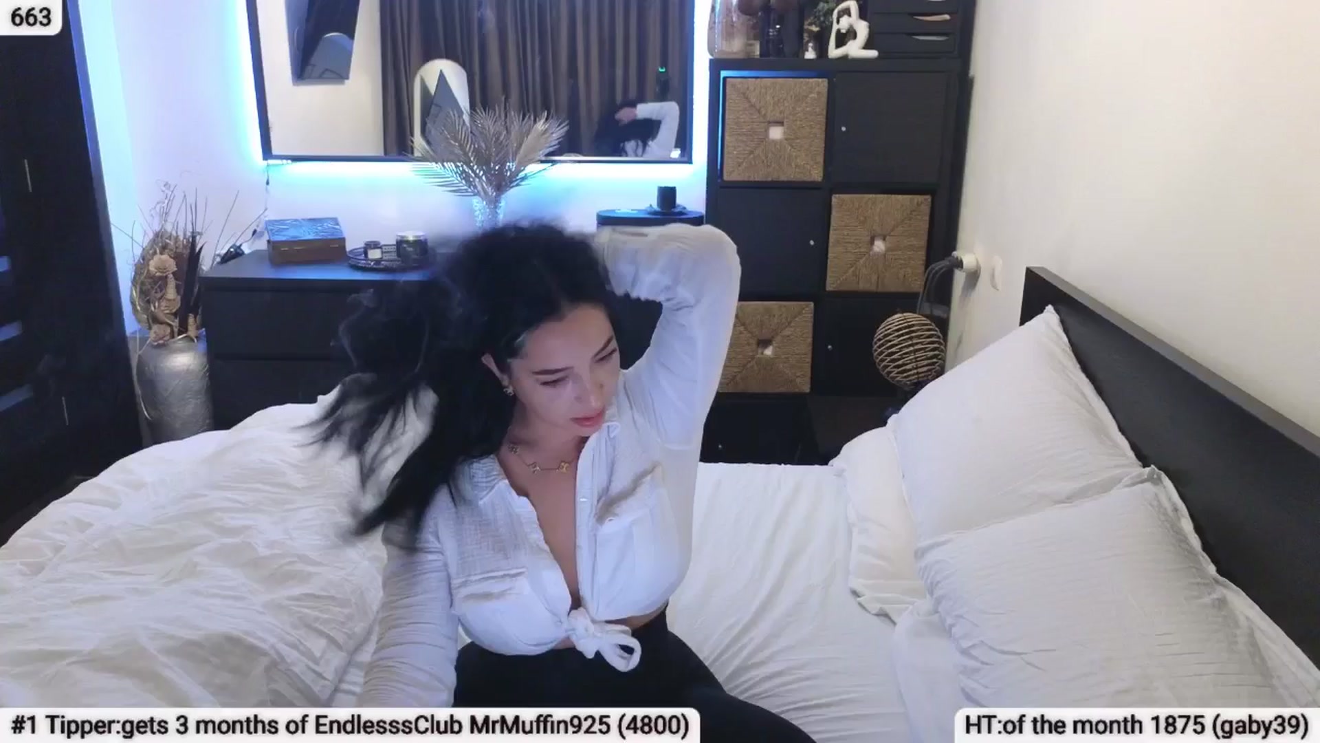 Gallery image thumbnail from EndlesssJoy's myfreecams stream on, 04/25/2025, 02:40 image 4 of 20