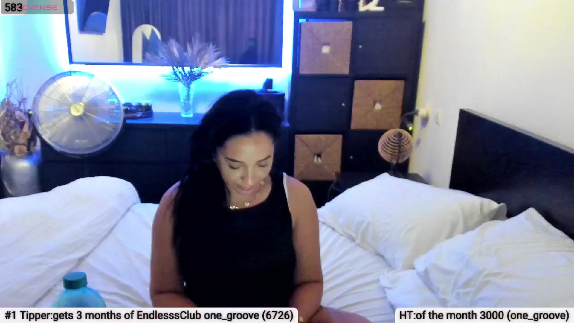 Gallery image thumbnail from EndlesssJoy's myfreecams stream on, 06/28/2025, 08:30 image 14 of 20