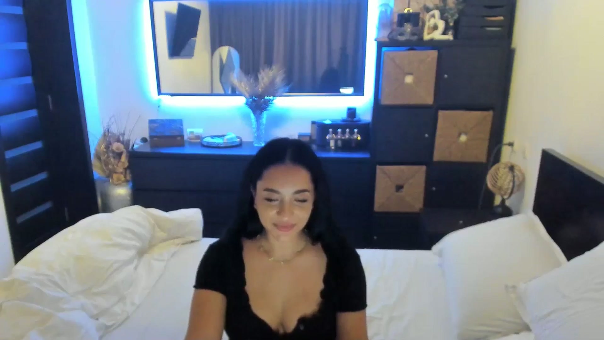 Gallery image thumbnail from EndlesssJoy's myfreecams stream on, 10/11/2025, 07:37 image 4 of 20