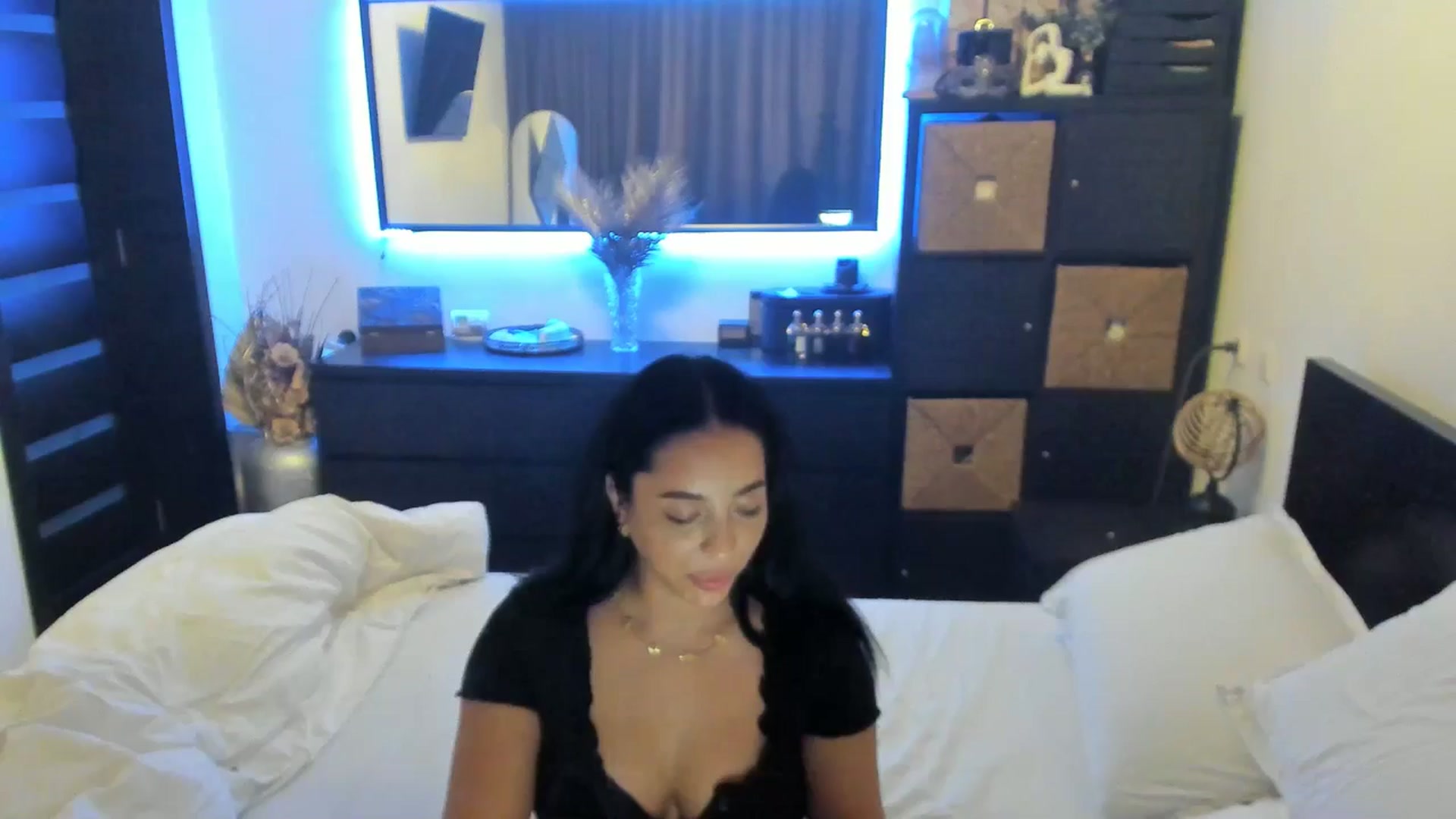 Gallery image thumbnail from EndlesssJoy's myfreecams stream on, 10/11/2025, 07:37 image 14 of 20