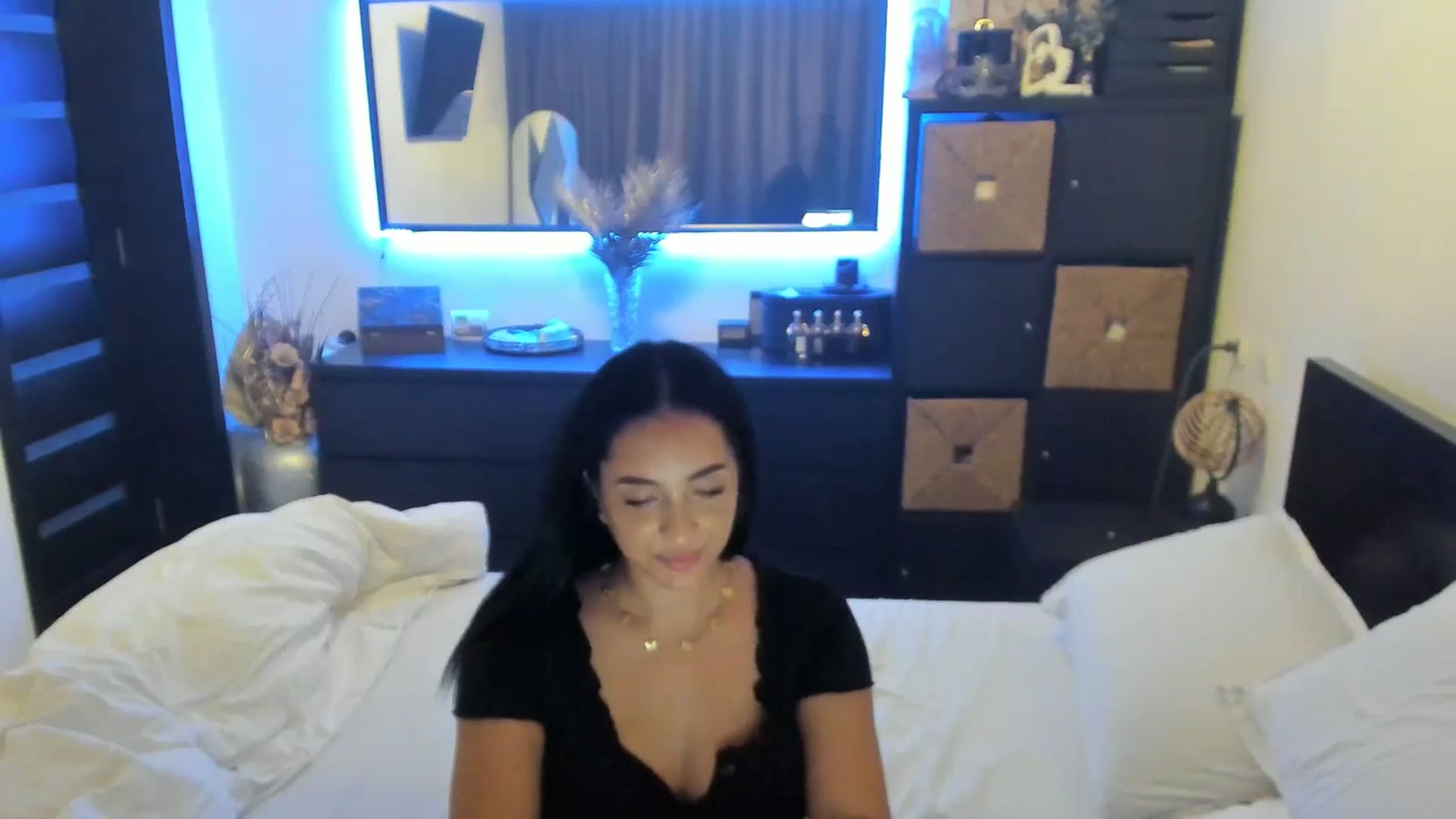 Gallery image thumbnail from EndlesssJoy's myfreecams stream on, 10/11/2025, 07:37 image 15 of 20