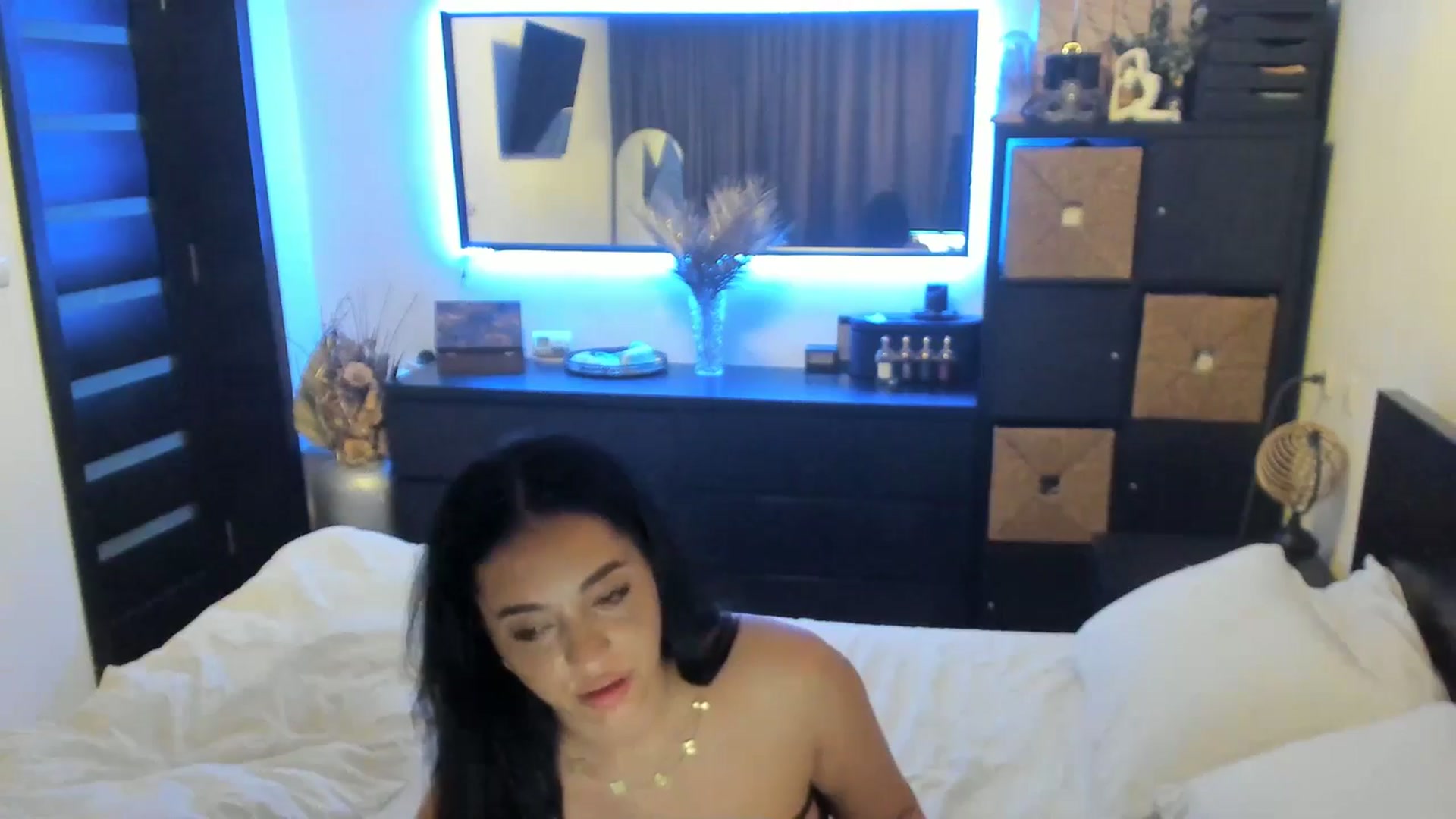 Gallery image thumbnail from EndlesssJoy's myfreecams stream on, 10/12/2025, 06:51 image 10 of 20
