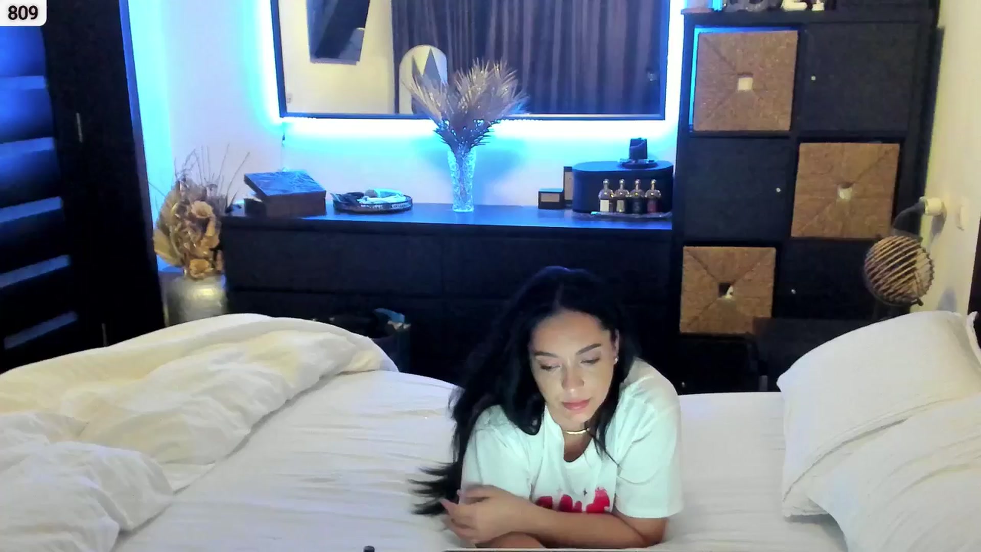 Gallery image thumbnail from EndlesssJoy's myfreecams stream on, 11/20/2025, 07:08 image 4 of 20