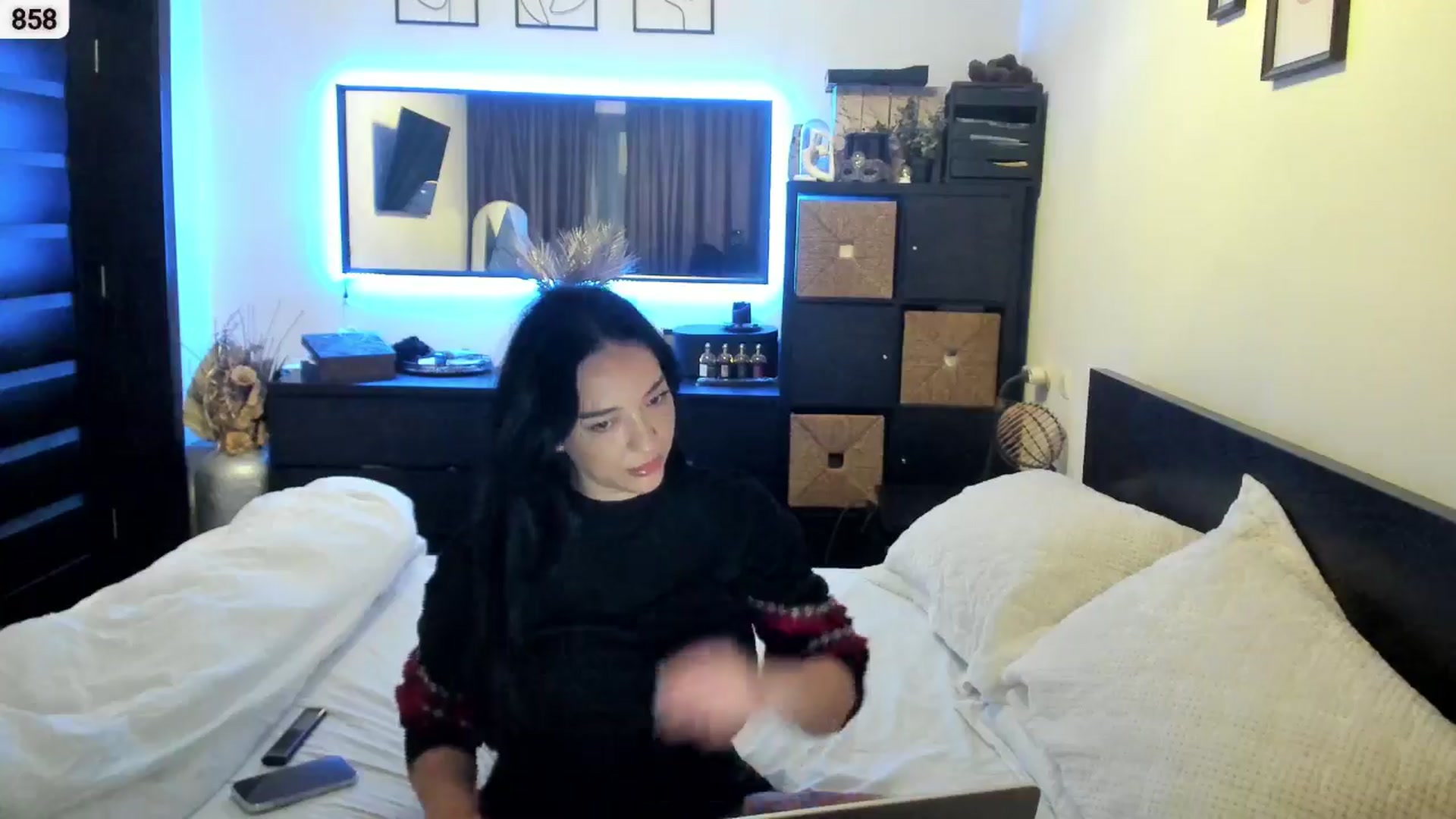 Gallery image thumbnail from EndlesssJoy's myfreecams stream on, 11/29/2025, 05:17 image 6 of 20