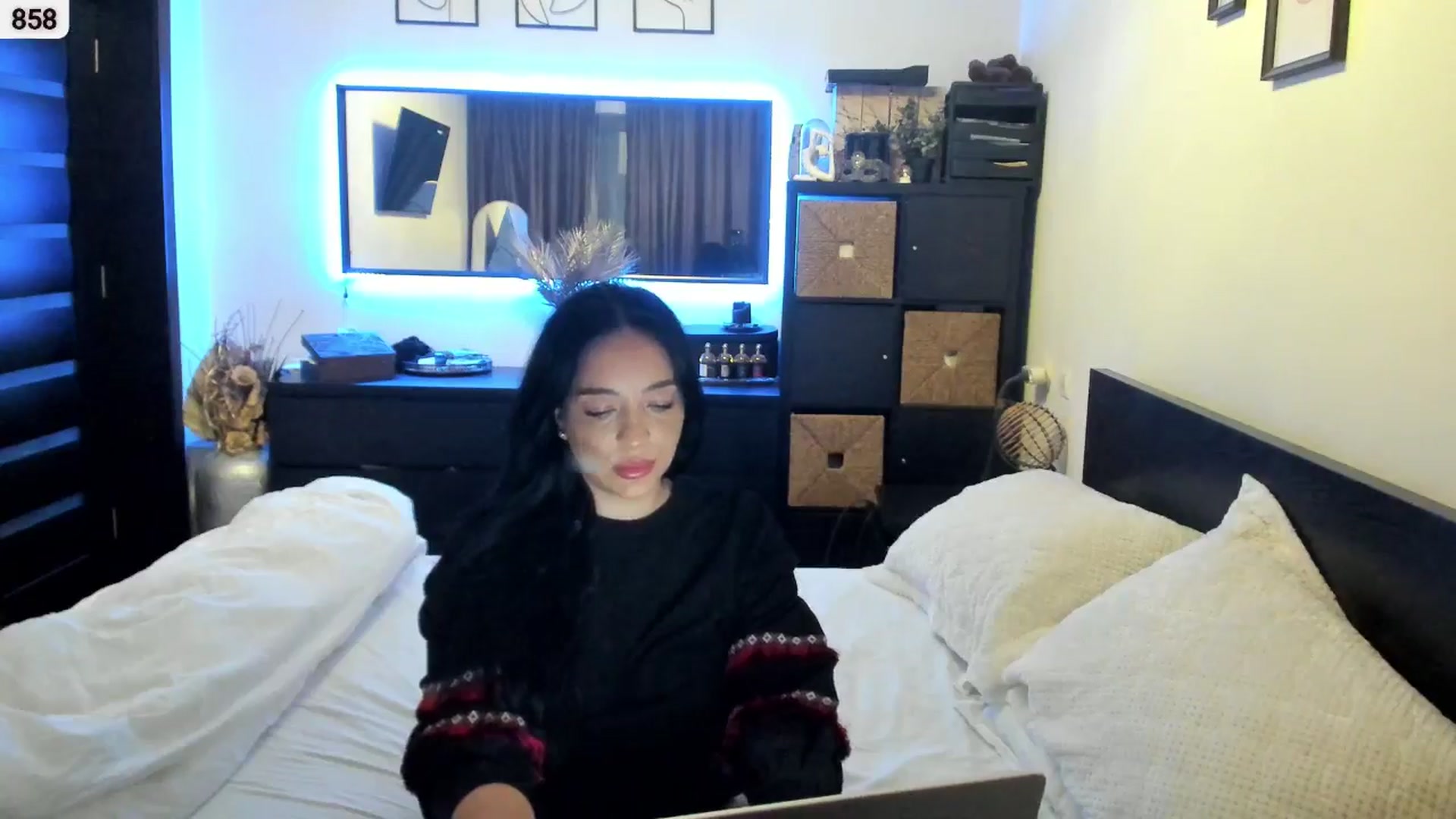 Gallery image thumbnail from EndlesssJoy's myfreecams stream on, 11/29/2025, 05:17 image 13 of 20