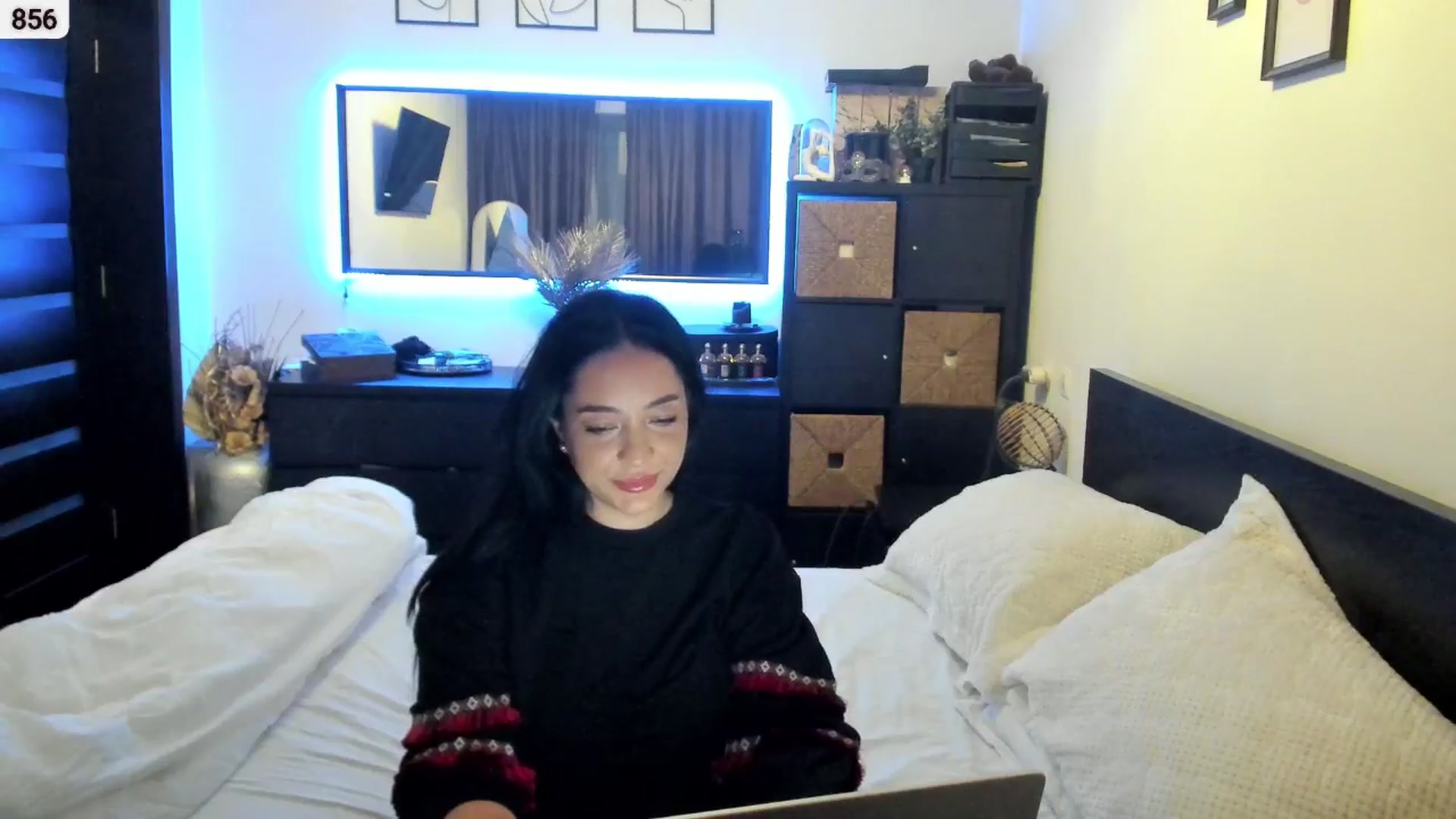 Gallery image thumbnail from EndlesssJoy's myfreecams stream on, 11/29/2025, 05:17 image 14 of 20