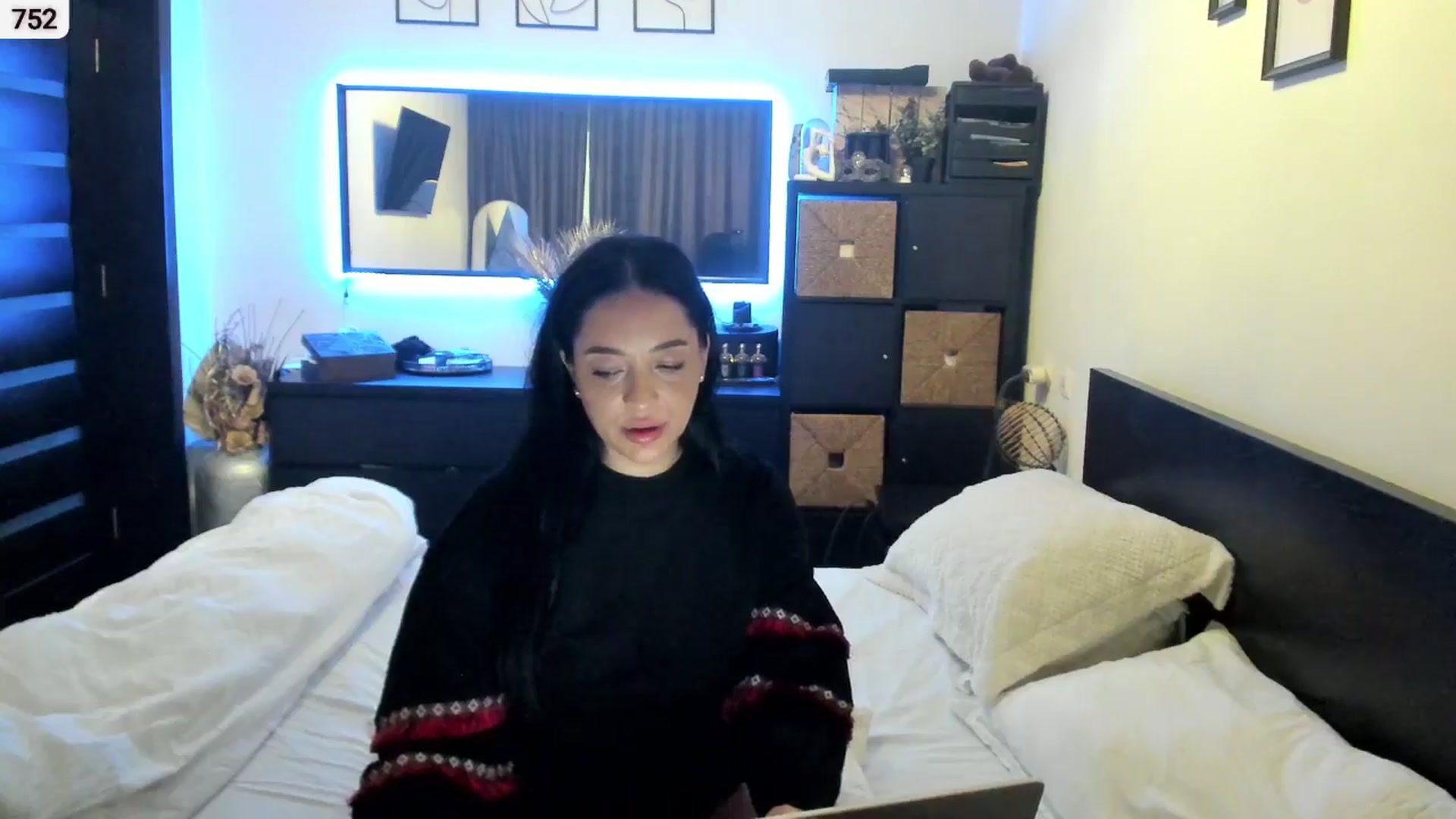 Gallery image thumbnail from EndlesssJoy's myfreecams stream on, 11/29/2025, 08:12 image 19 of 20