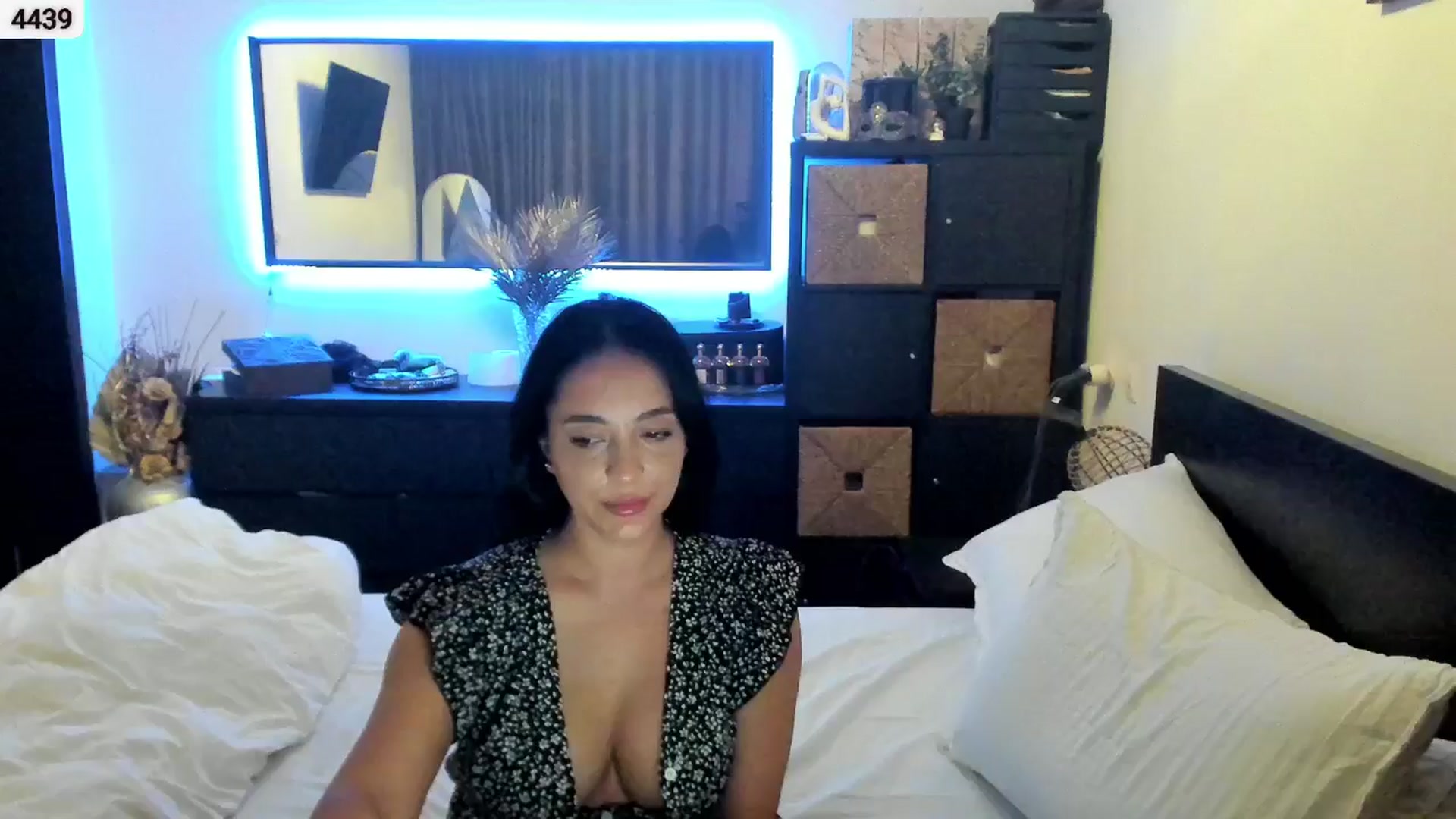 Gallery image thumbnail from EndlesssJoy's myfreecams stream on, 12/04/2025, 07:34 image 17 of 20