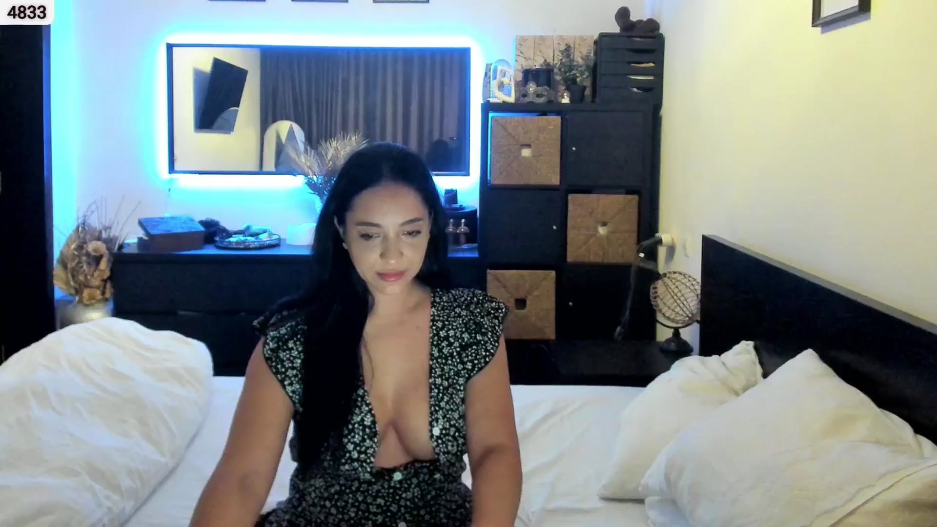 Gallery image thumbnail from EndlesssJoy's myfreecams stream on, 12/04/2025, 07:34 image 7 of 20