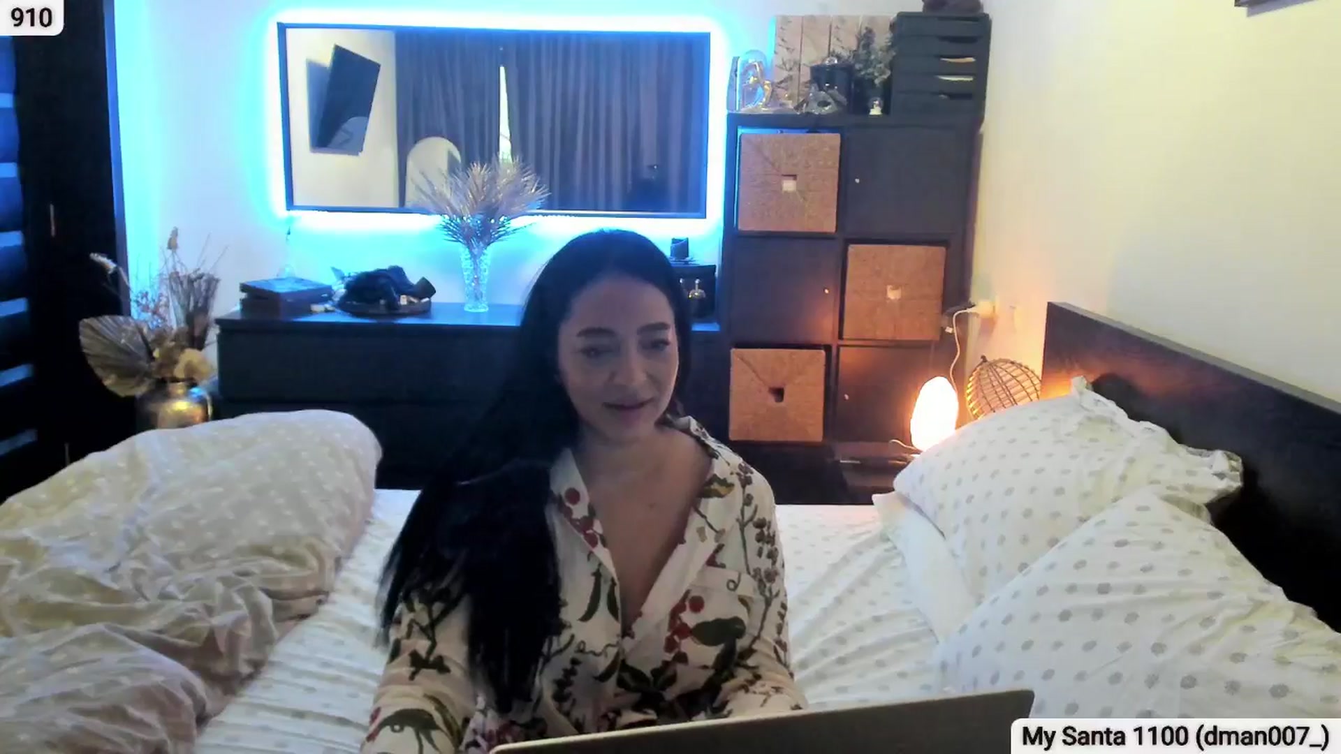 Gallery image thumbnail from EndlesssJoy's myfreecams stream on, 12/25/2025, 08:03 image 14 of 20