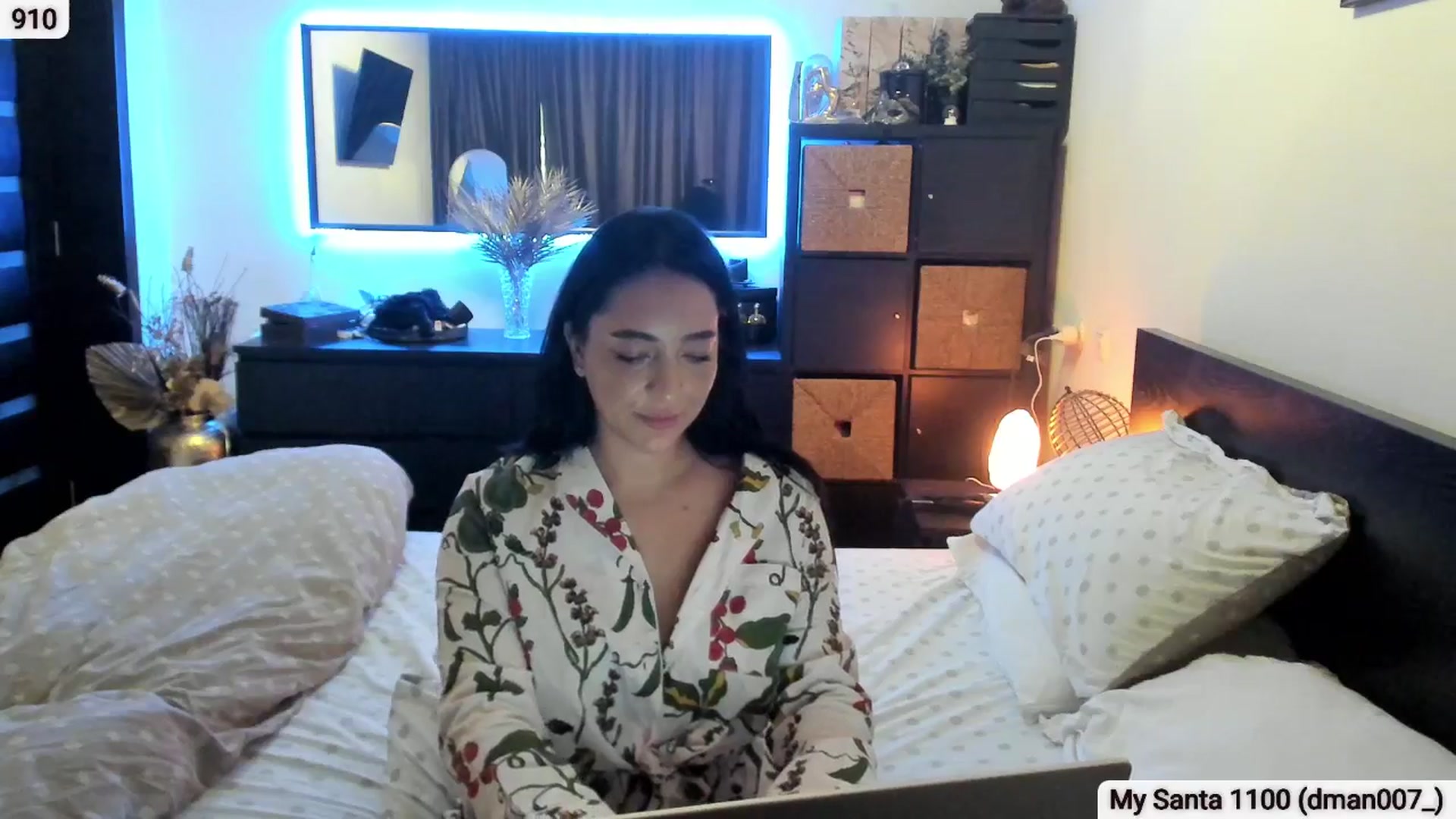 Gallery image thumbnail from EndlesssJoy's myfreecams stream on, 12/25/2025, 08:03 image 19 of 20