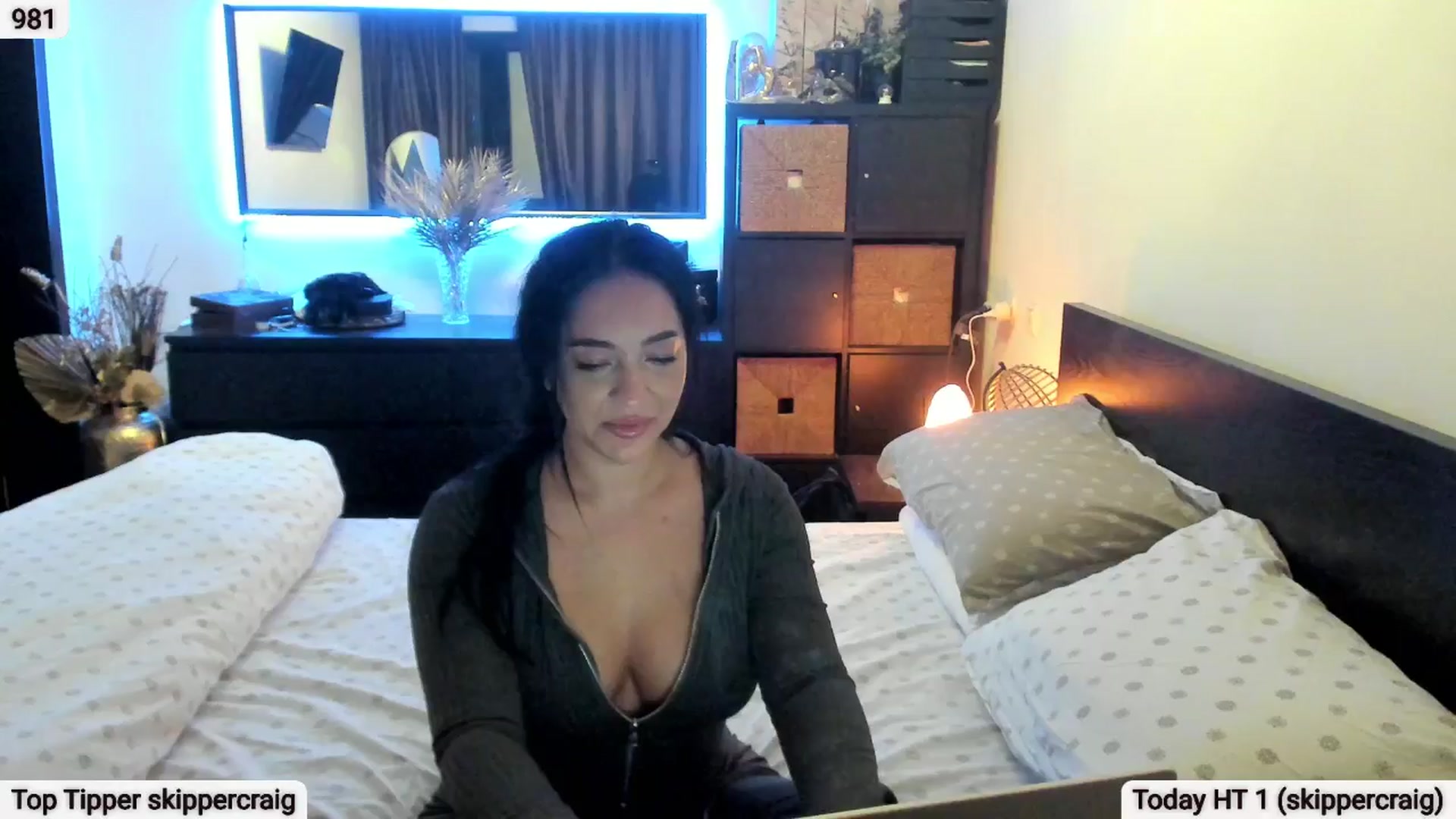 Gallery image thumbnail from EndlesssJoy's myfreecams stream on, 12/27/2025, 06:59 image 2 of 20