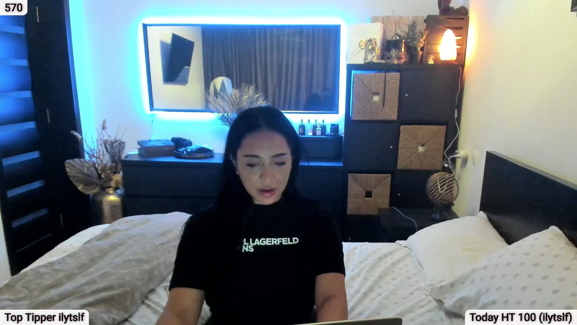 Gallery image thumbnail from EndlesssJoy's myfreecams stream on, 01/05/2026, 06:23 image 18 of 20