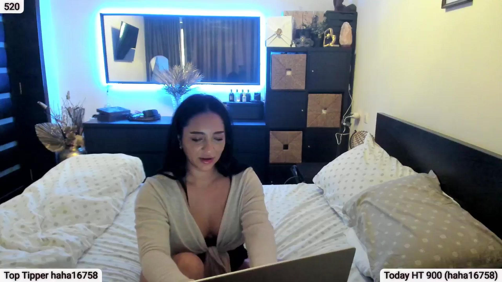 Gallery image thumbnail from EndlesssJoy's myfreecams stream on, 01/11/2026, 07:21 image 14 of 20