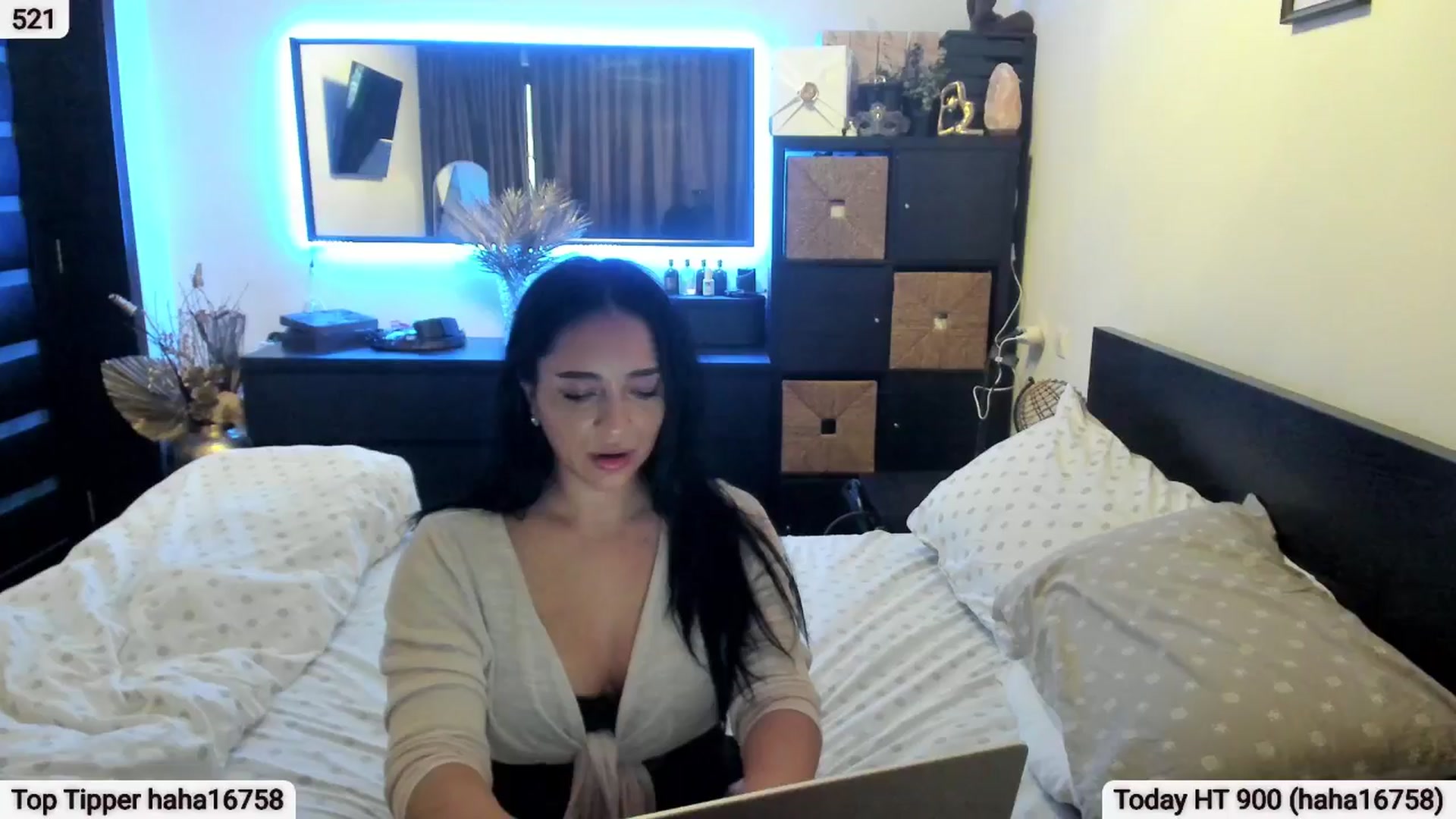 Gallery image thumbnail from EndlesssJoy's myfreecams stream on, 01/11/2026, 07:21 image 1 of 20