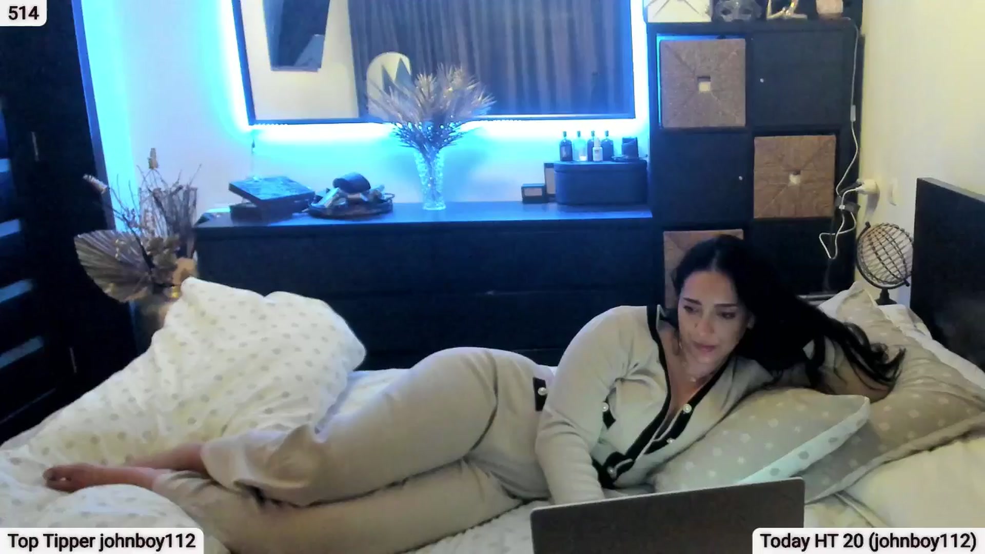 Gallery image thumbnail from EndlesssJoy's myfreecams stream on, 01/15/2026, 08:19 image 5 of 20