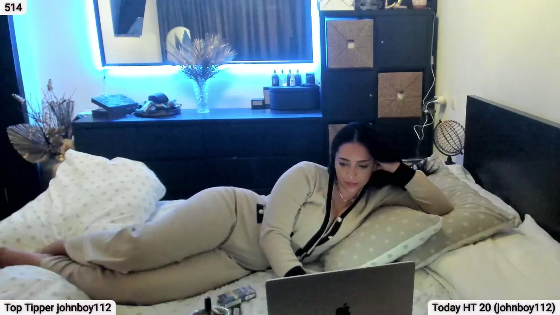 Gallery image thumbnail from EndlesssJoy's myfreecams stream on, 01/15/2026, 08:19 image 4 of 20