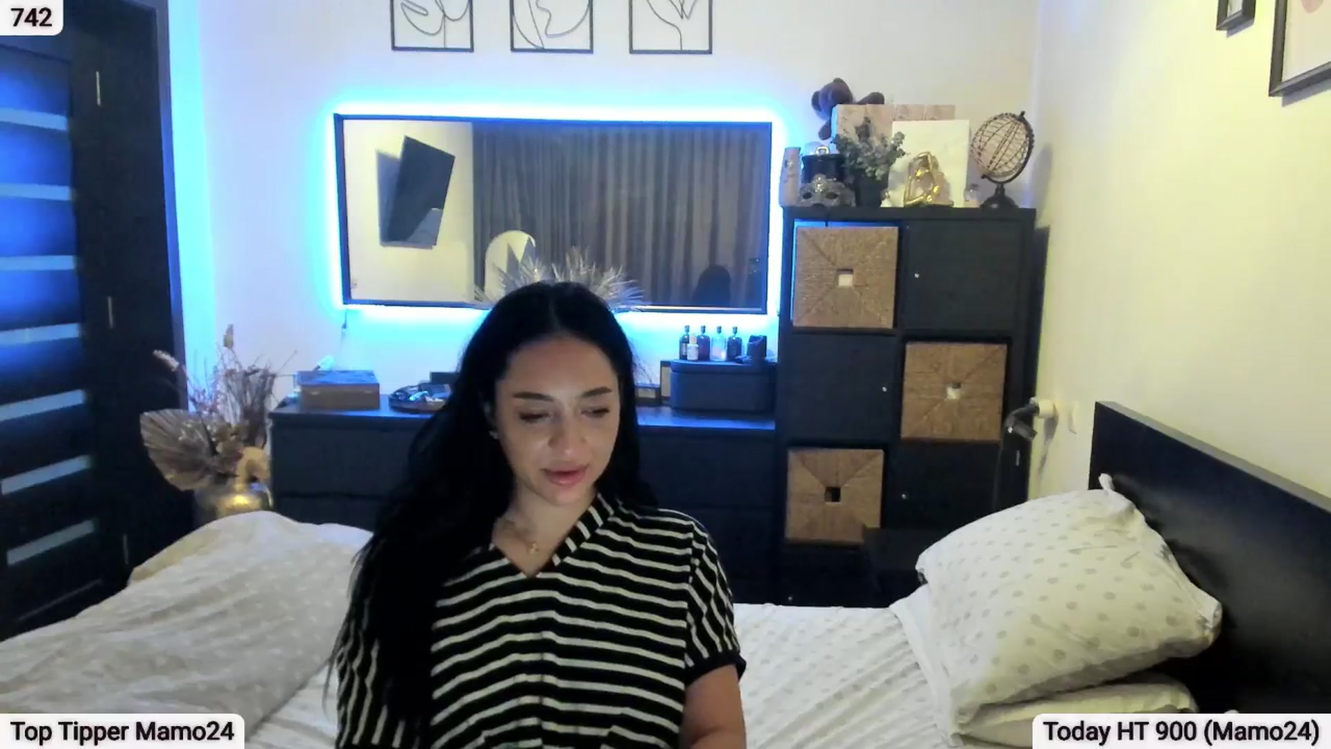 Gallery image thumbnail from EndlesssJoy's myfreecams stream on, 02/27/2026, 08:06 image 14 of 20