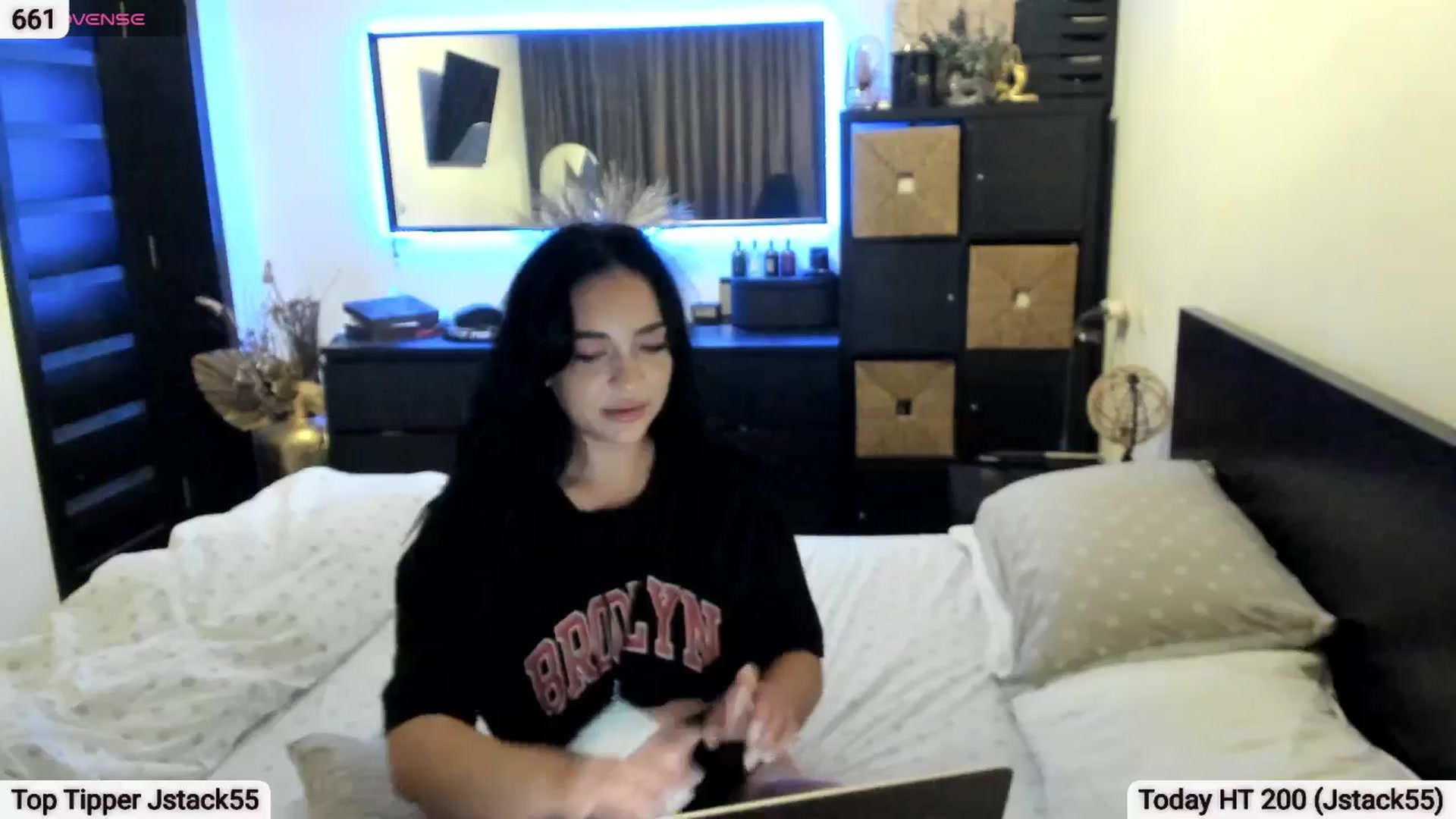Gallery image thumbnail from EndlesssJoy's myfreecams stream on, 04/17/2026, 02:57 image 17 of 20
