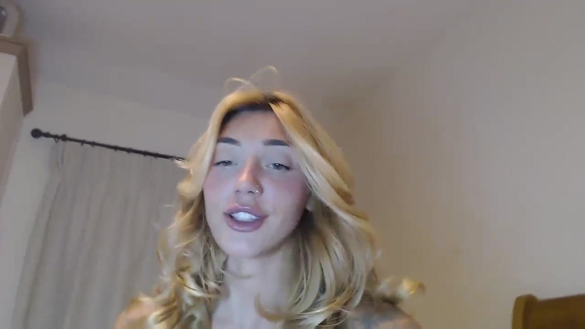 Gallery image thumbnail from EnglishRose3's myfreecams stream on, 07/11/2024, 06:31 image 17 of 20