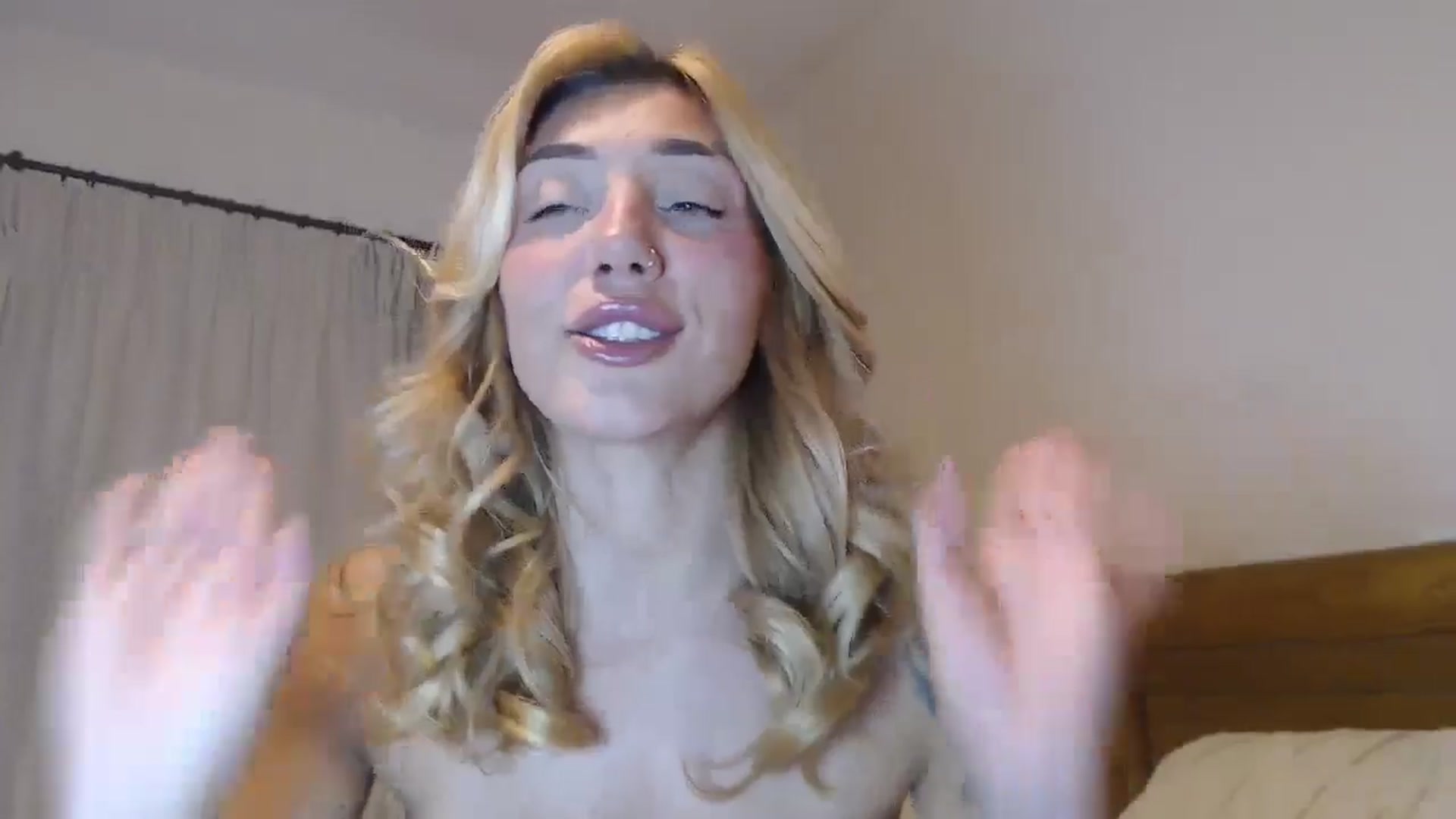 Gallery image thumbnail from EnglishRose3's myfreecams stream on, 07/11/2024, 06:31 image 9 of 20