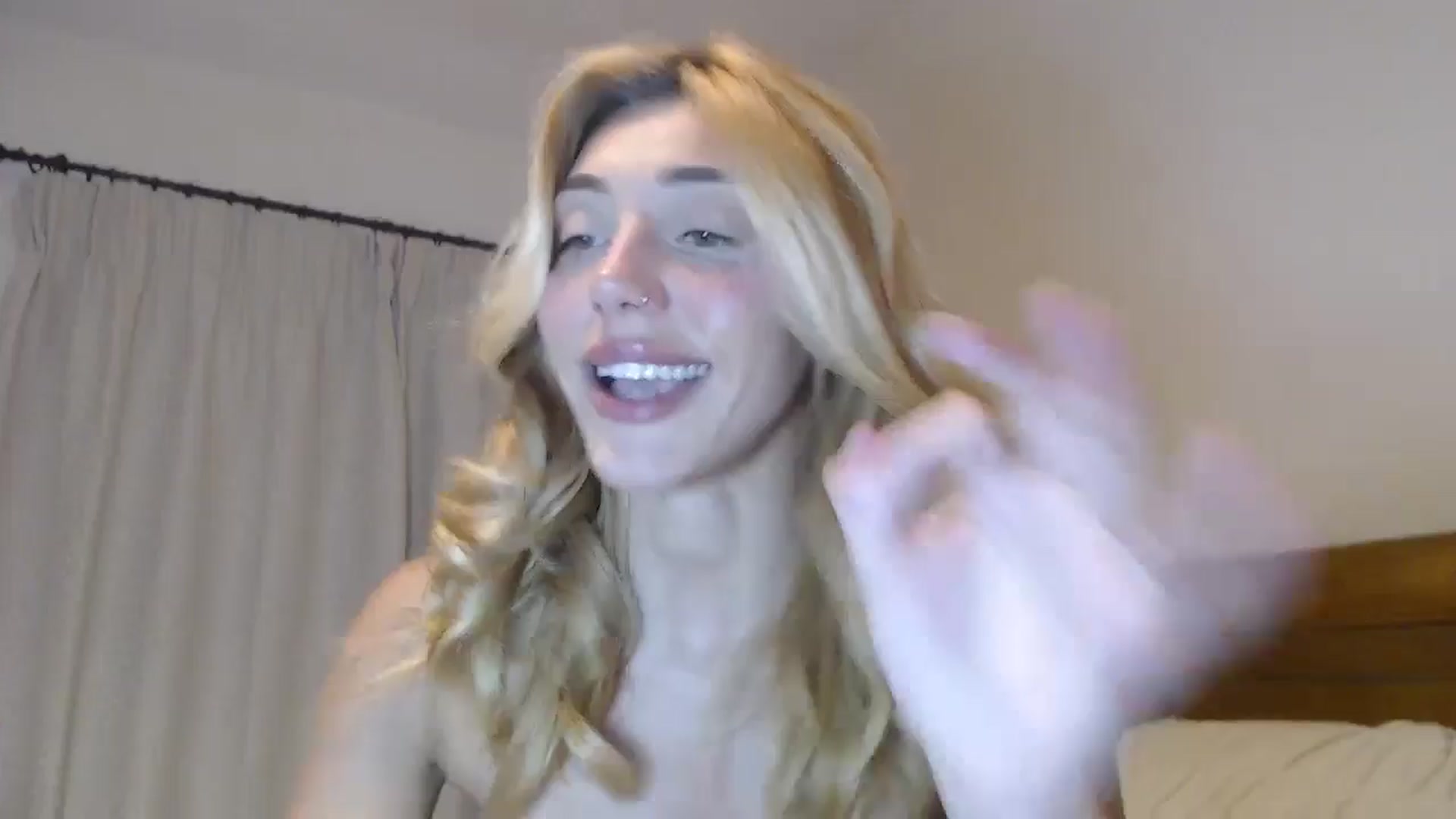 Gallery image thumbnail from EnglishRose3's myfreecams stream on, 07/12/2024, 06:45 image 17 of 20
