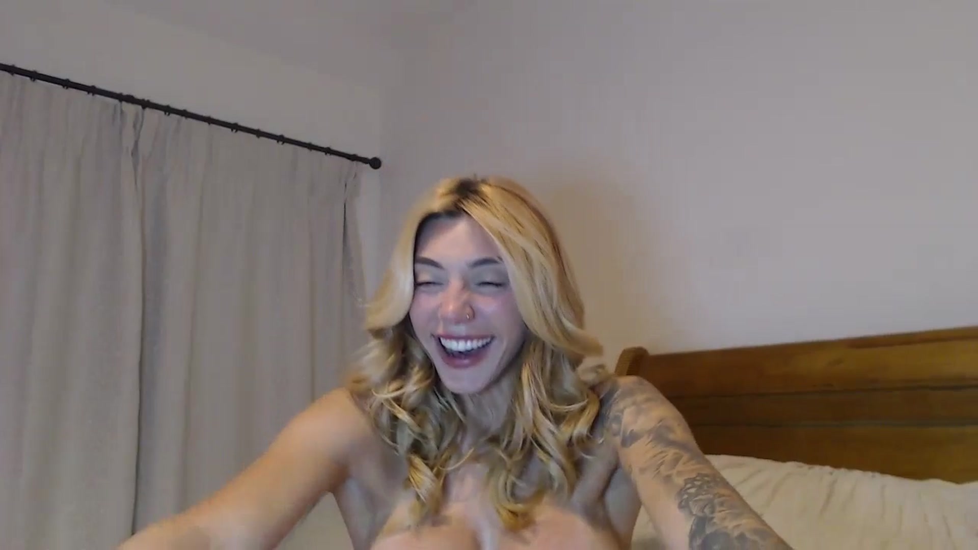 Gallery image thumbnail from EnglishRose3's myfreecams stream on, 07/12/2024, 07:03 image 3 of 20