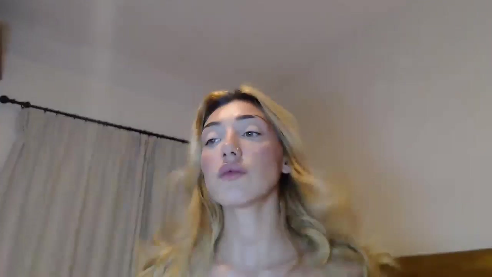 Gallery image thumbnail from EnglishRose3's myfreecams stream on, 07/18/2024, 06:56 image 7 of 20