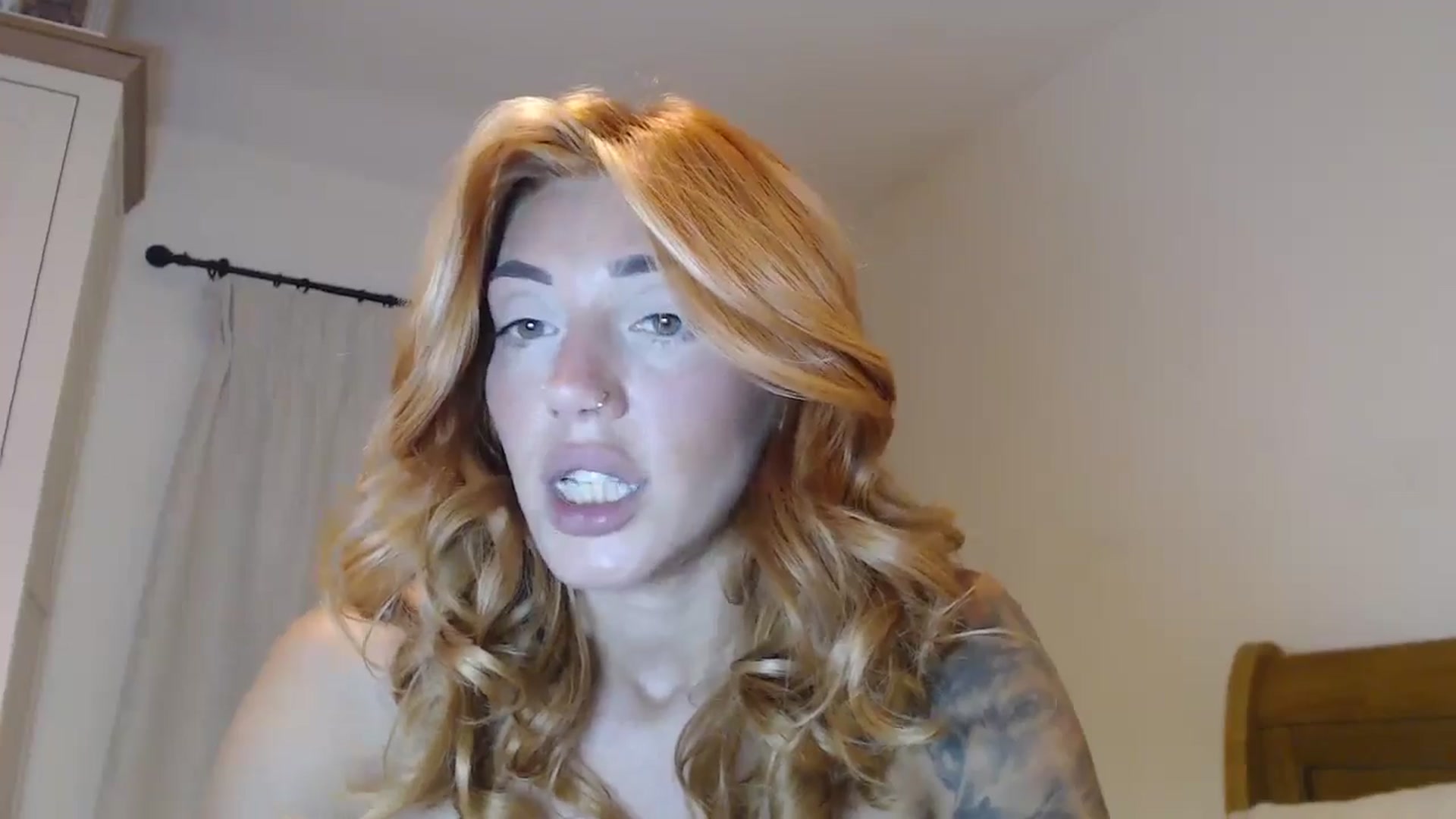 Gallery image thumbnail from EnglishRose3's myfreecams stream on, 07/25/2024, 06:13 image 14 of 20