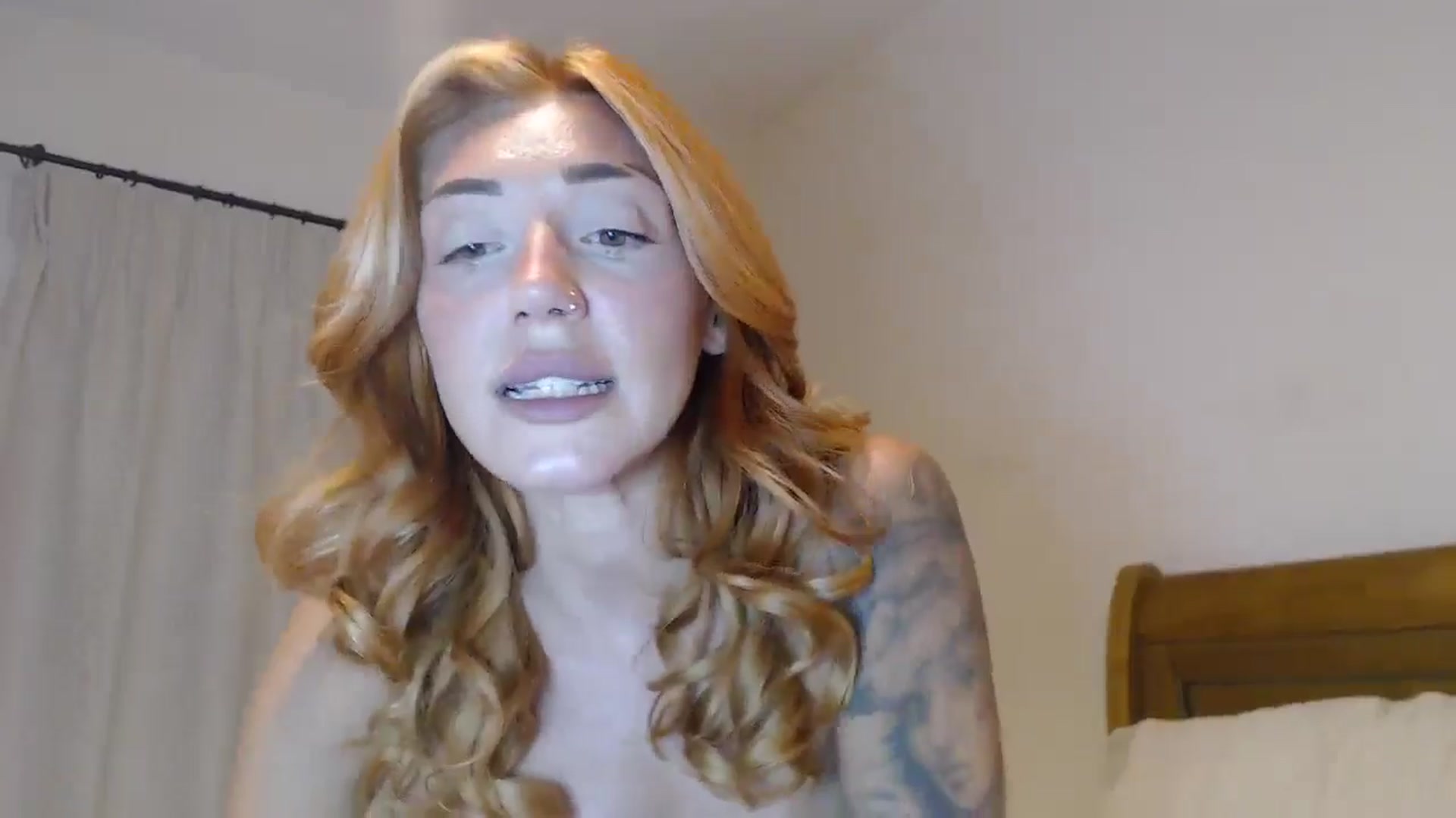 Gallery image thumbnail from EnglishRose3's myfreecams stream on, 07/25/2024, 06:39 image 16 of 20