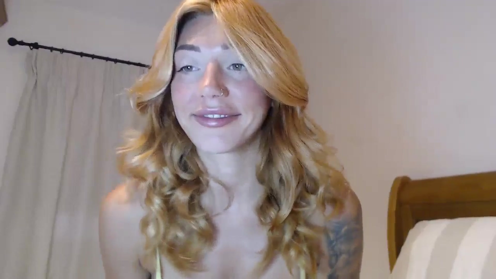 Gallery image thumbnail from EnglishRose3's myfreecams stream on, 08/02/2024, 05:44 image 17 of 20