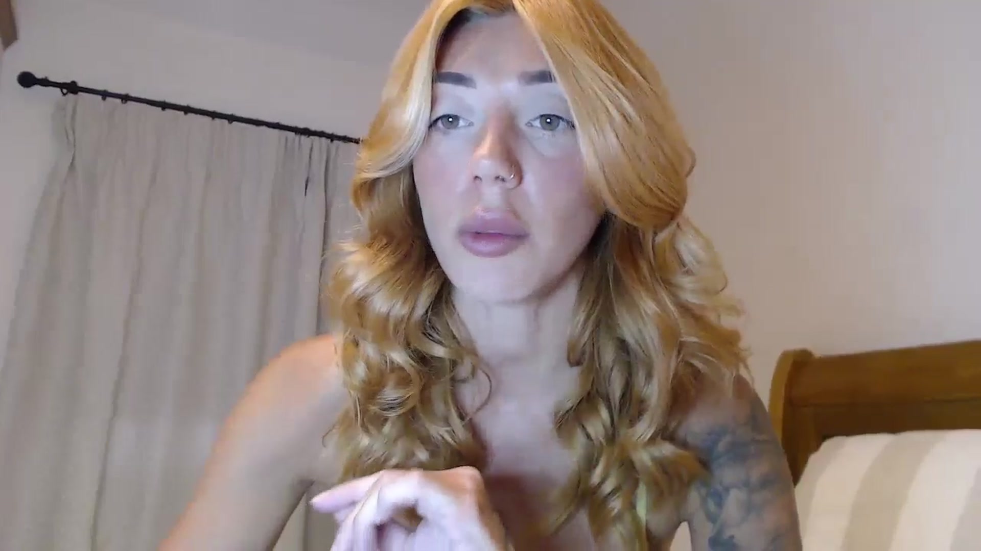 Gallery image thumbnail from EnglishRose3's myfreecams stream on, 08/02/2024, 05:44 image 18 of 20