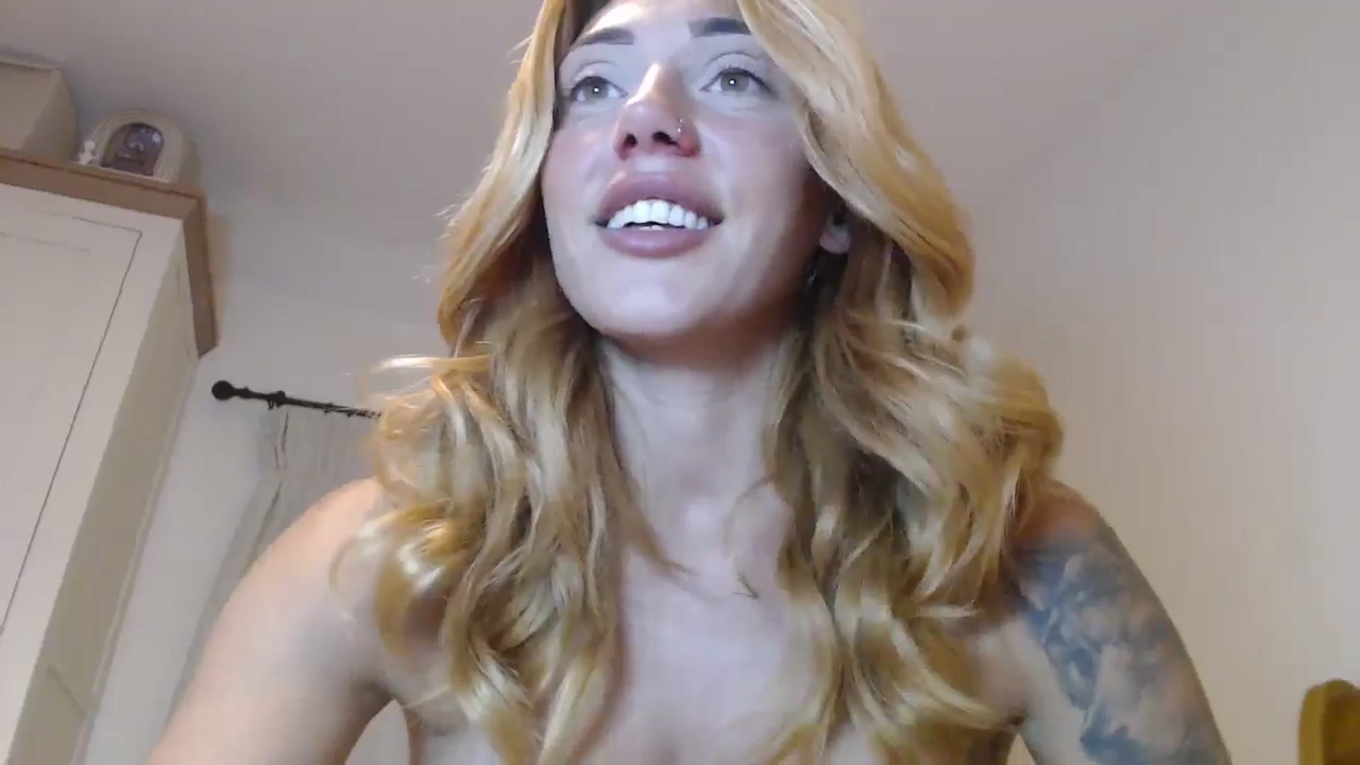 Gallery image thumbnail from EnglishRose3's myfreecams stream on, 08/09/2024, 07:19 image 7 of 20