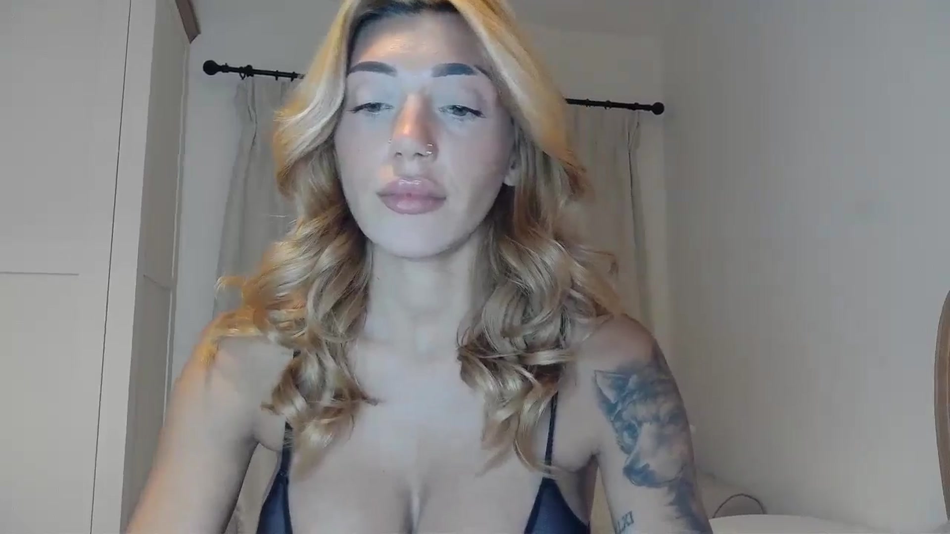 Gallery image thumbnail from EnglishRose3's myfreecams stream on, 08/20/2024, 06:04 image 19 of 20