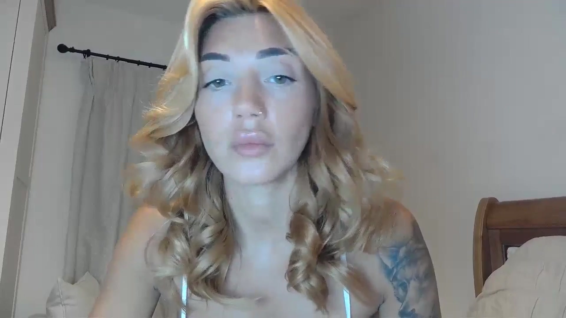 Gallery image thumbnail from EnglishRose3's myfreecams stream on, 09/10/2024, 06:42 image 11 of 20