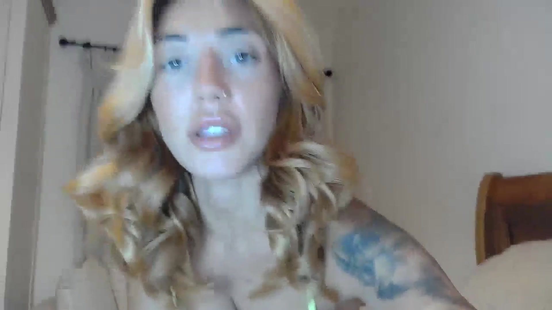 Gallery image thumbnail from EnglishRose3's myfreecams stream on, 09/11/2024, 05:57 image 15 of 20
