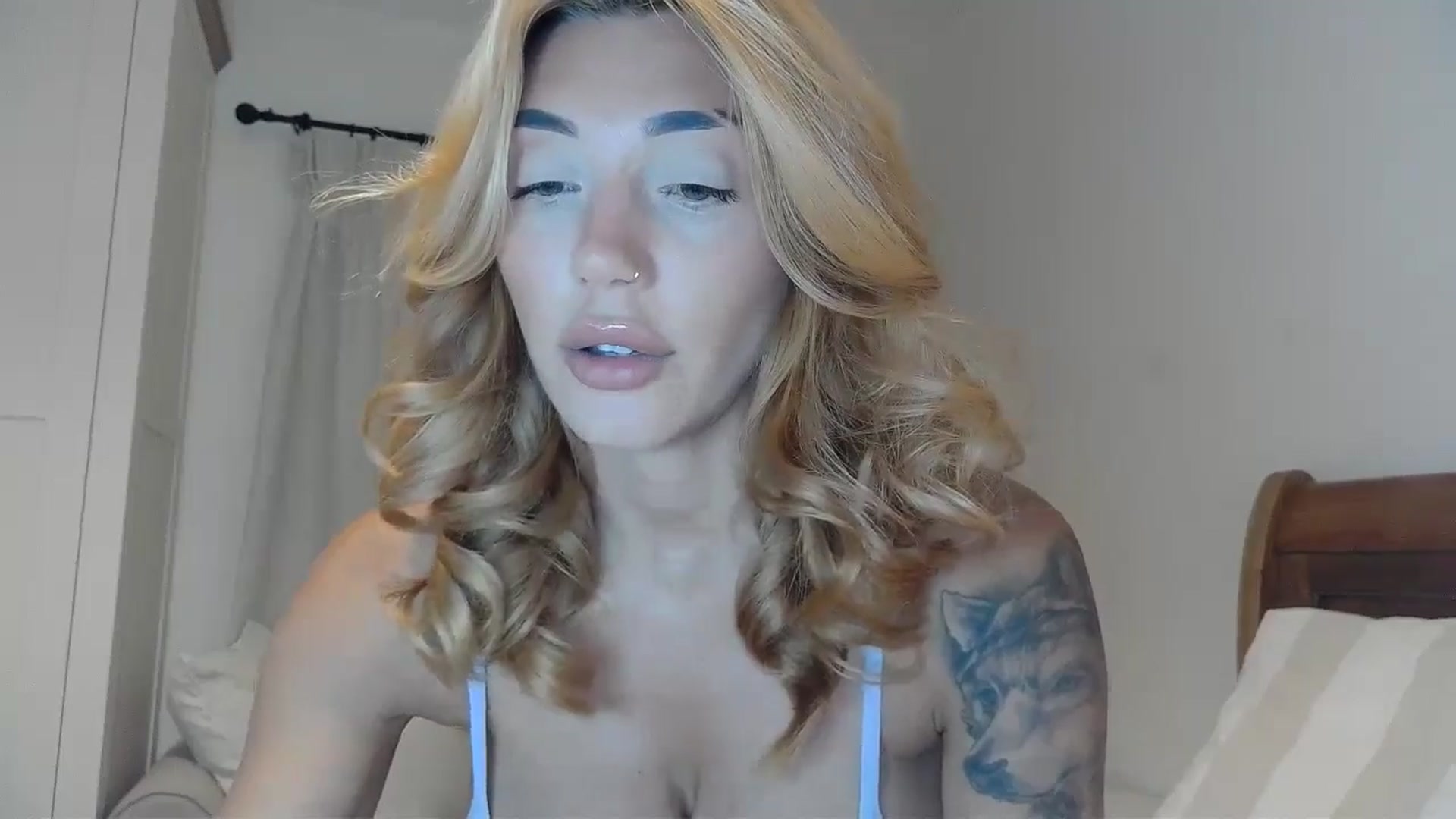 Gallery image thumbnail from EnglishRose3's myfreecams stream on, 09/13/2024, 06:27 image 10 of 20