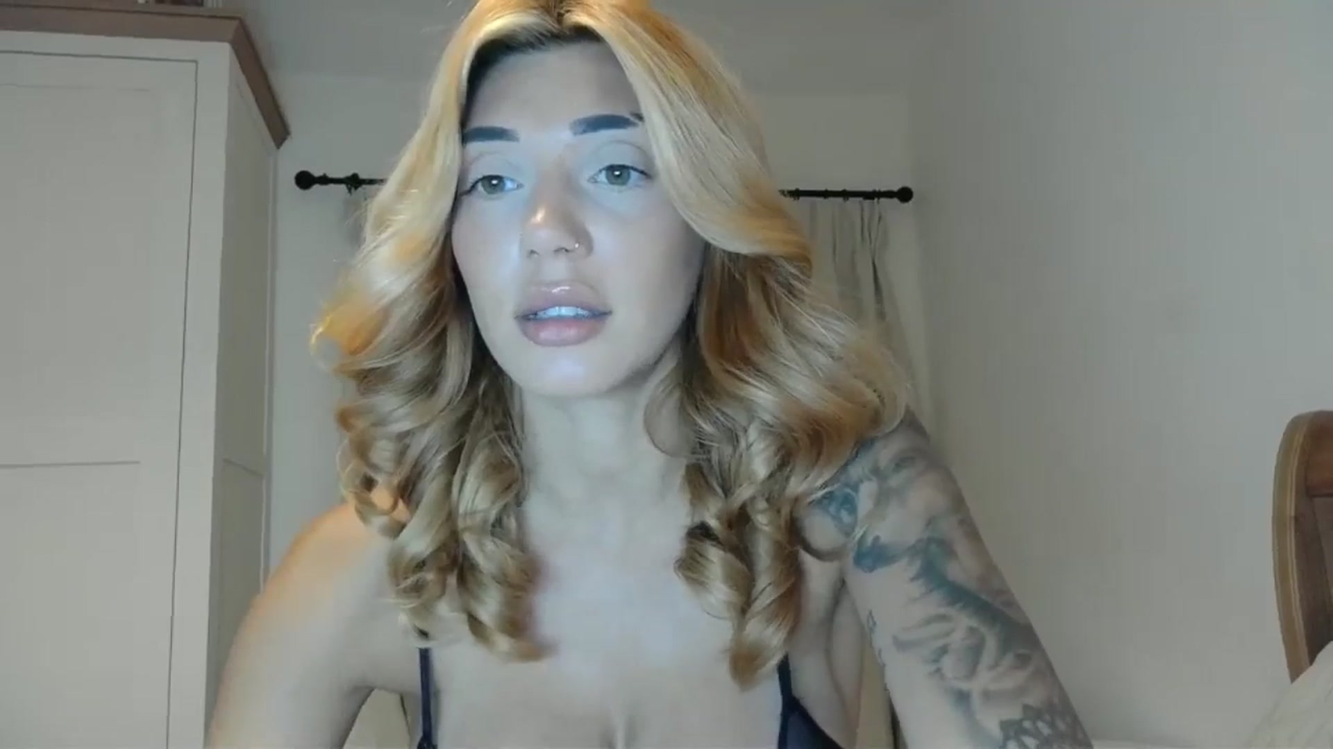 Gallery image thumbnail from EnglishRose3's myfreecams stream on, 09/17/2024, 07:07 image 6 of 20