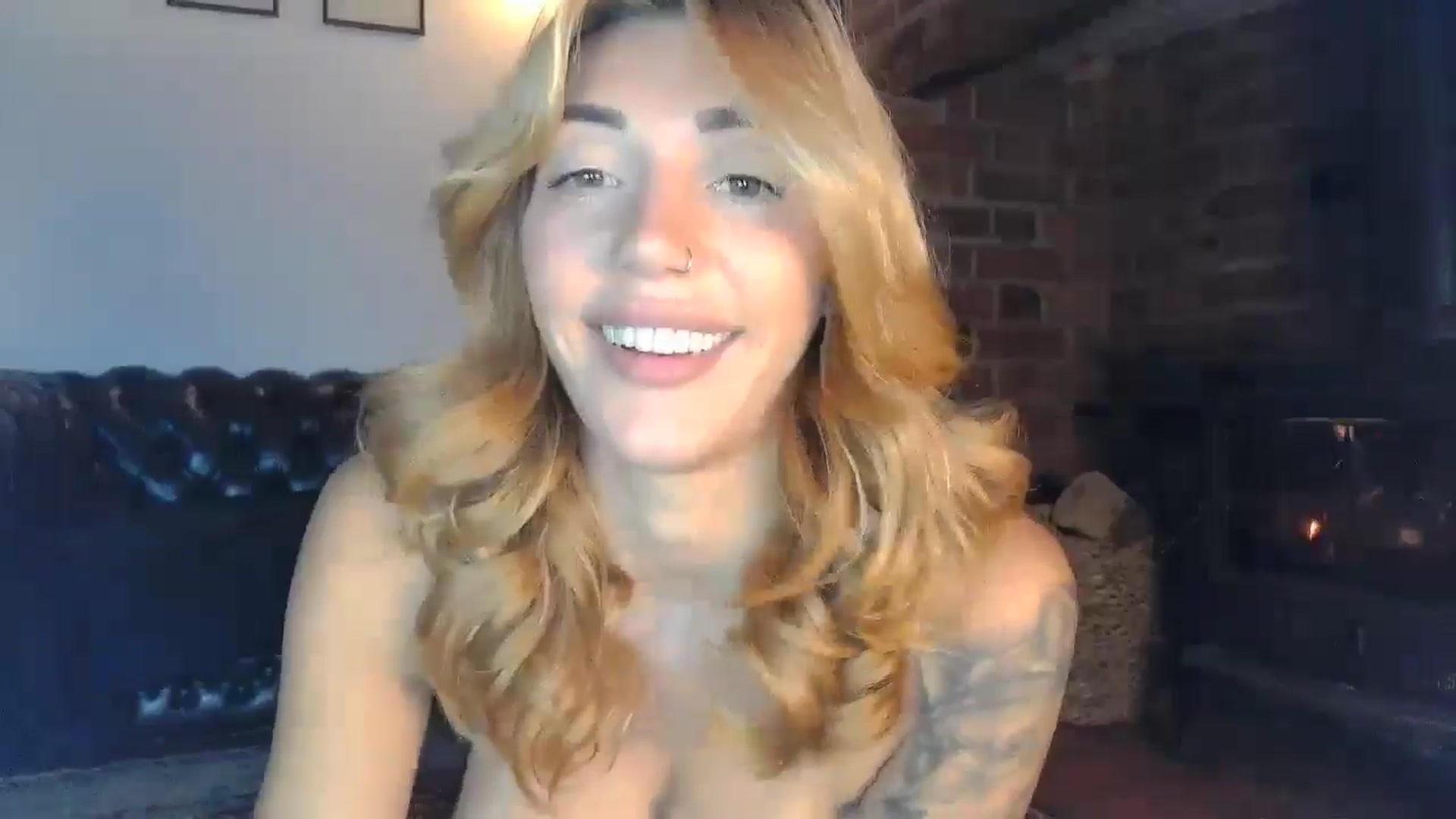 Gallery image thumbnail from EnglishRose3's myfreecams stream on, 09/26/2024, 07:01 image 3 of 20