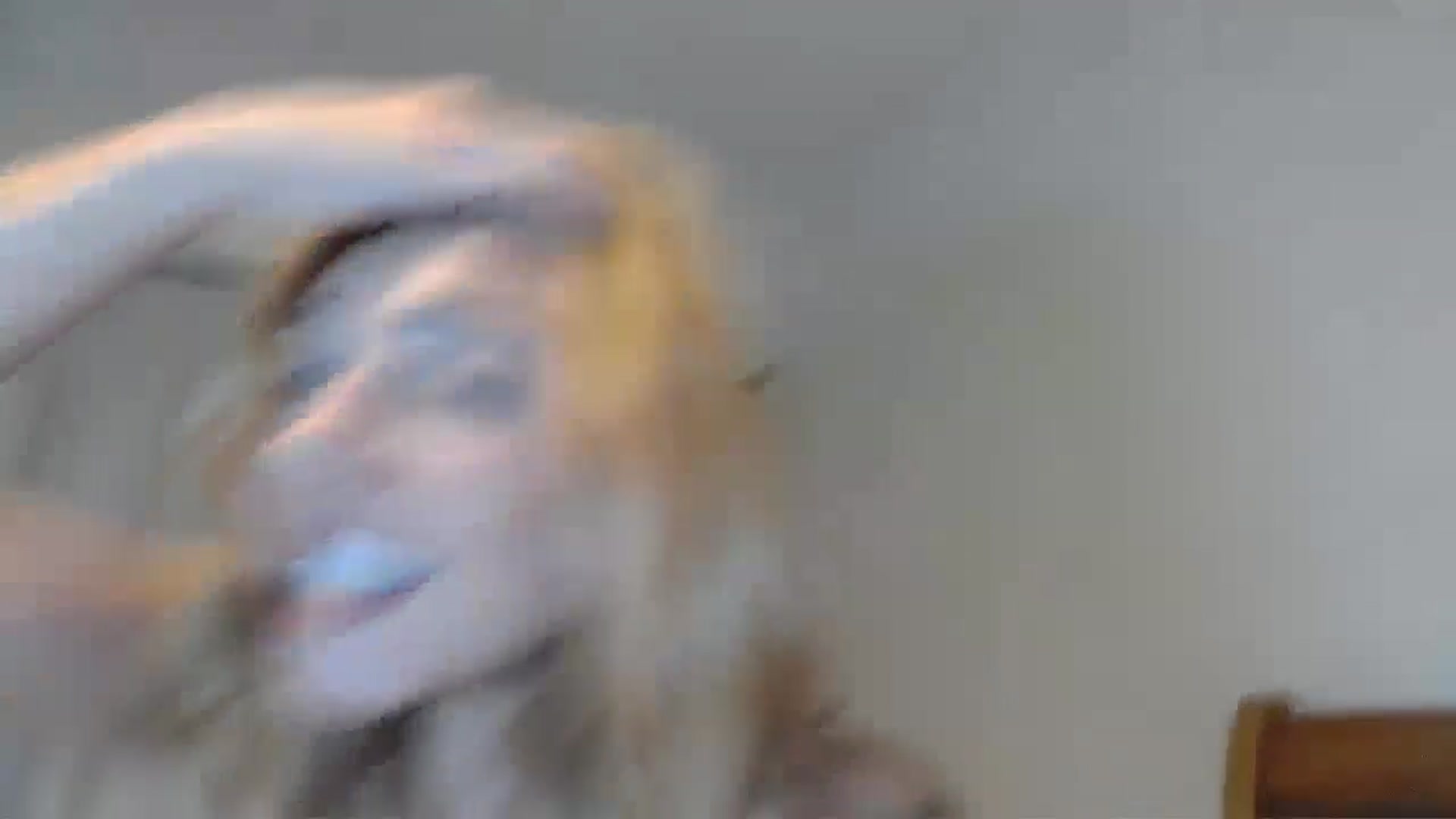 Gallery image thumbnail from EnglishRose3's myfreecams stream on, 10/28/2024, 20:22 image 9 of 20