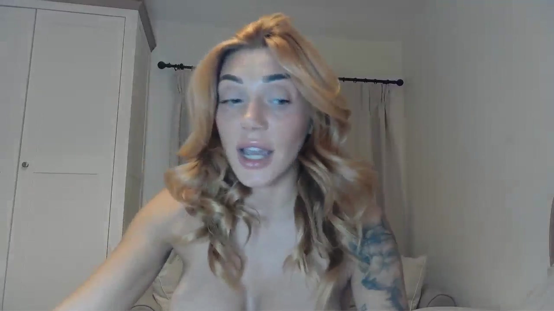 Gallery image thumbnail from EnglishRose3's myfreecams stream on, 10/29/2024, 20:58 image 11 of 20
