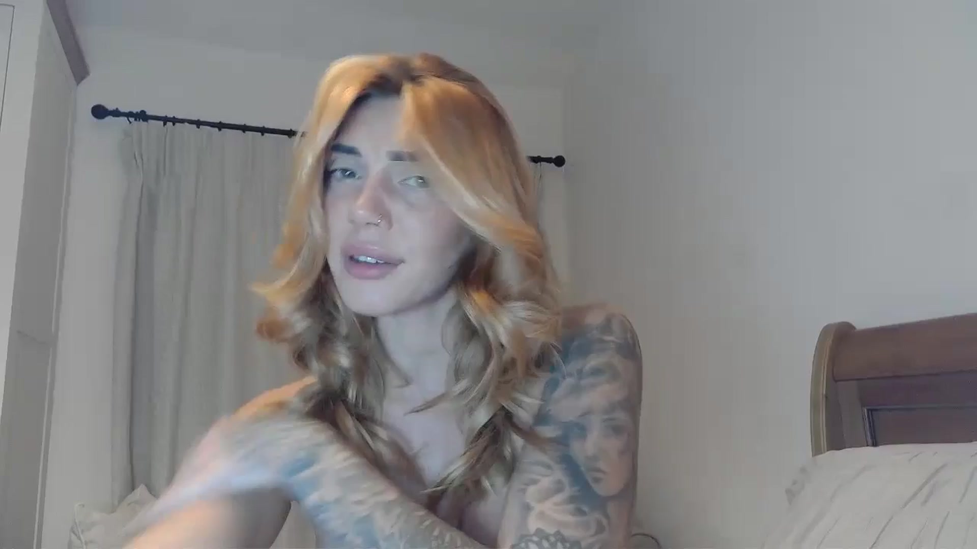 Gallery image thumbnail from EnglishRose3's myfreecams stream on, 10/29/2024, 22:11 image 7 of 20