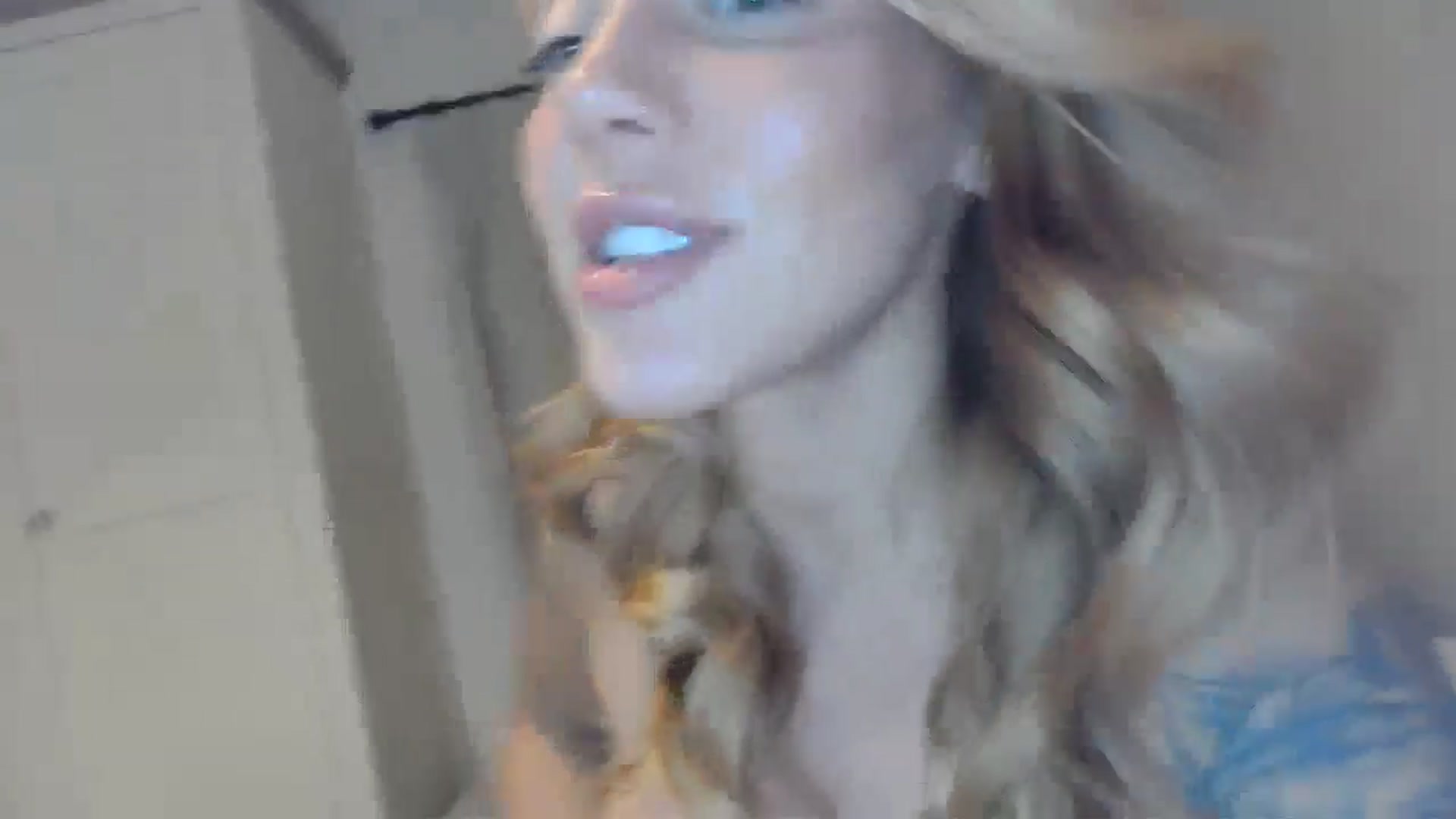 Gallery image thumbnail from EnglishRose3's myfreecams stream on, 10/29/2024, 22:11 image 8 of 20