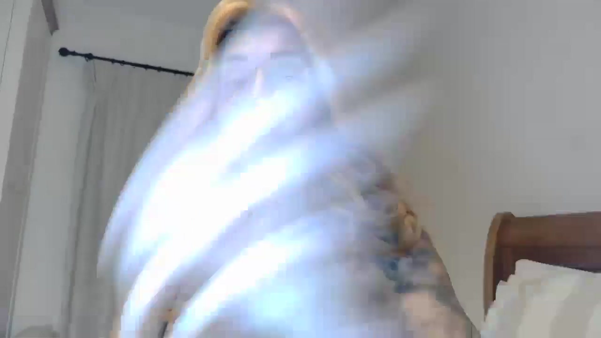Gallery image thumbnail from EnglishRose3's myfreecams stream on, 11/05/2024, 08:49 image 14 of 20